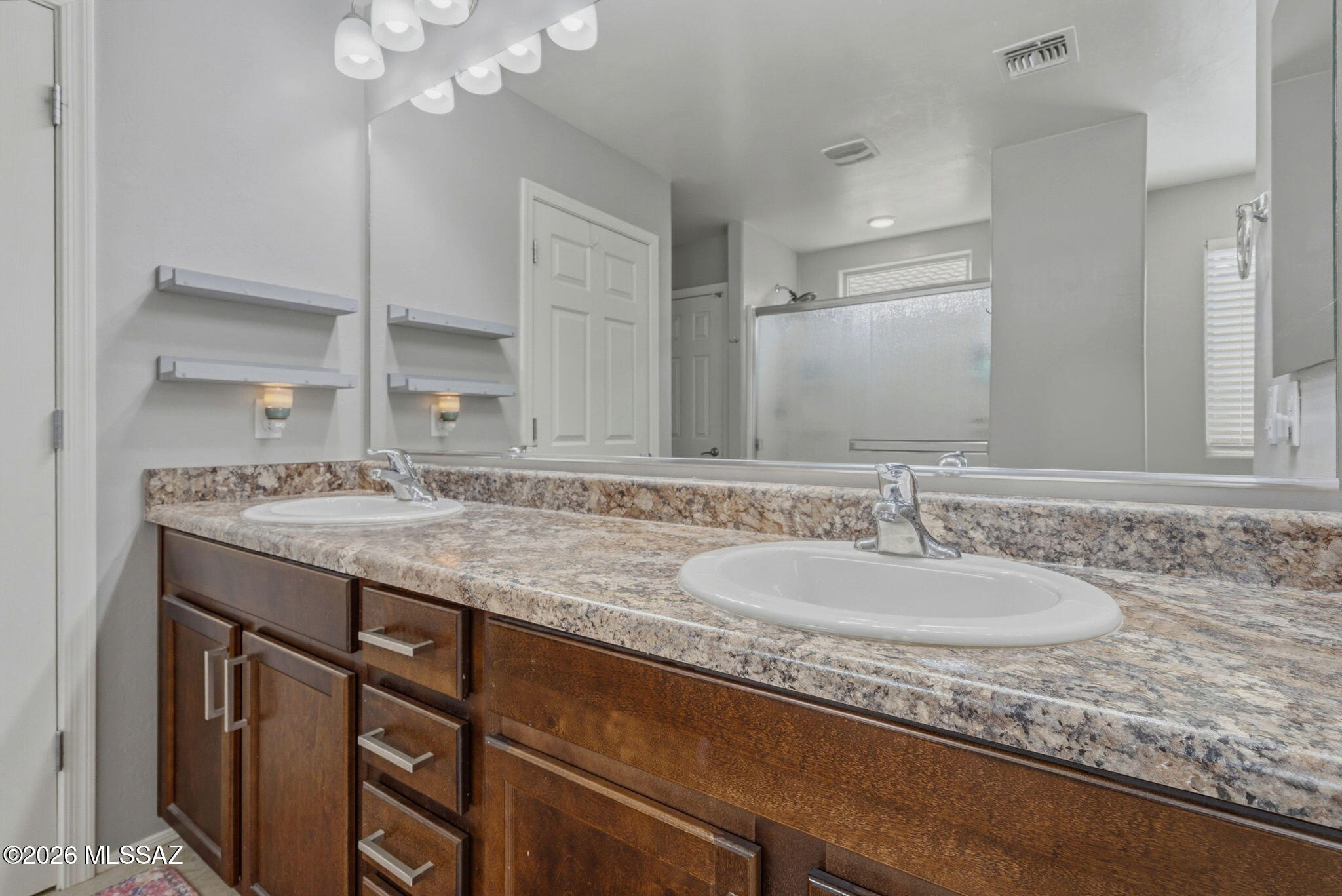 Vista Del Lago Norte SQ20140780198 - Residential