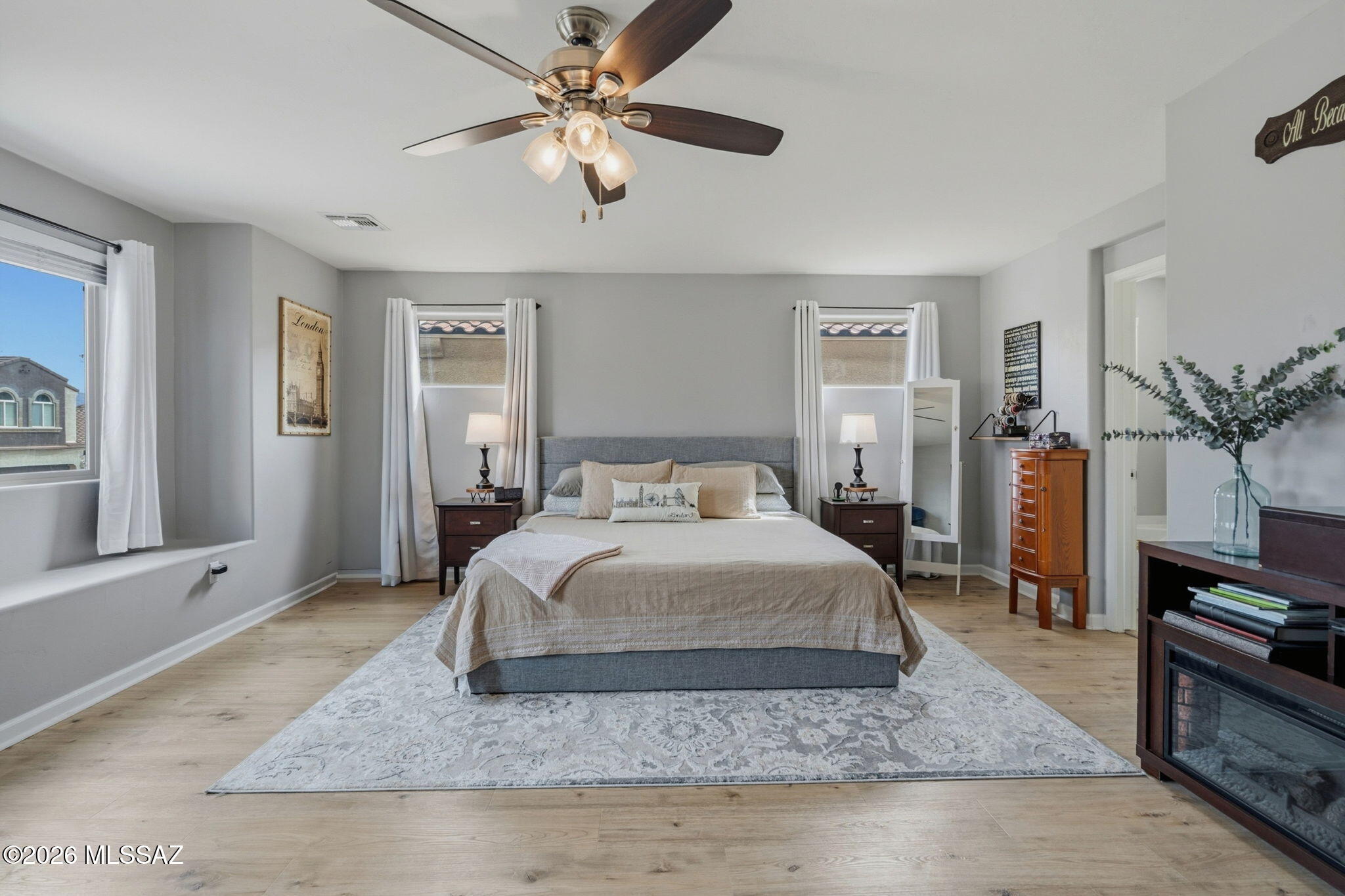 Vista Del Lago Norte SQ20140780198 - Residential