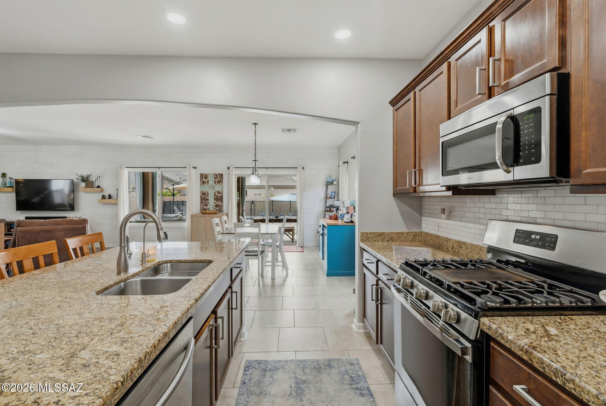 Vista Del Lago Norte SQ20140780198 - Residential