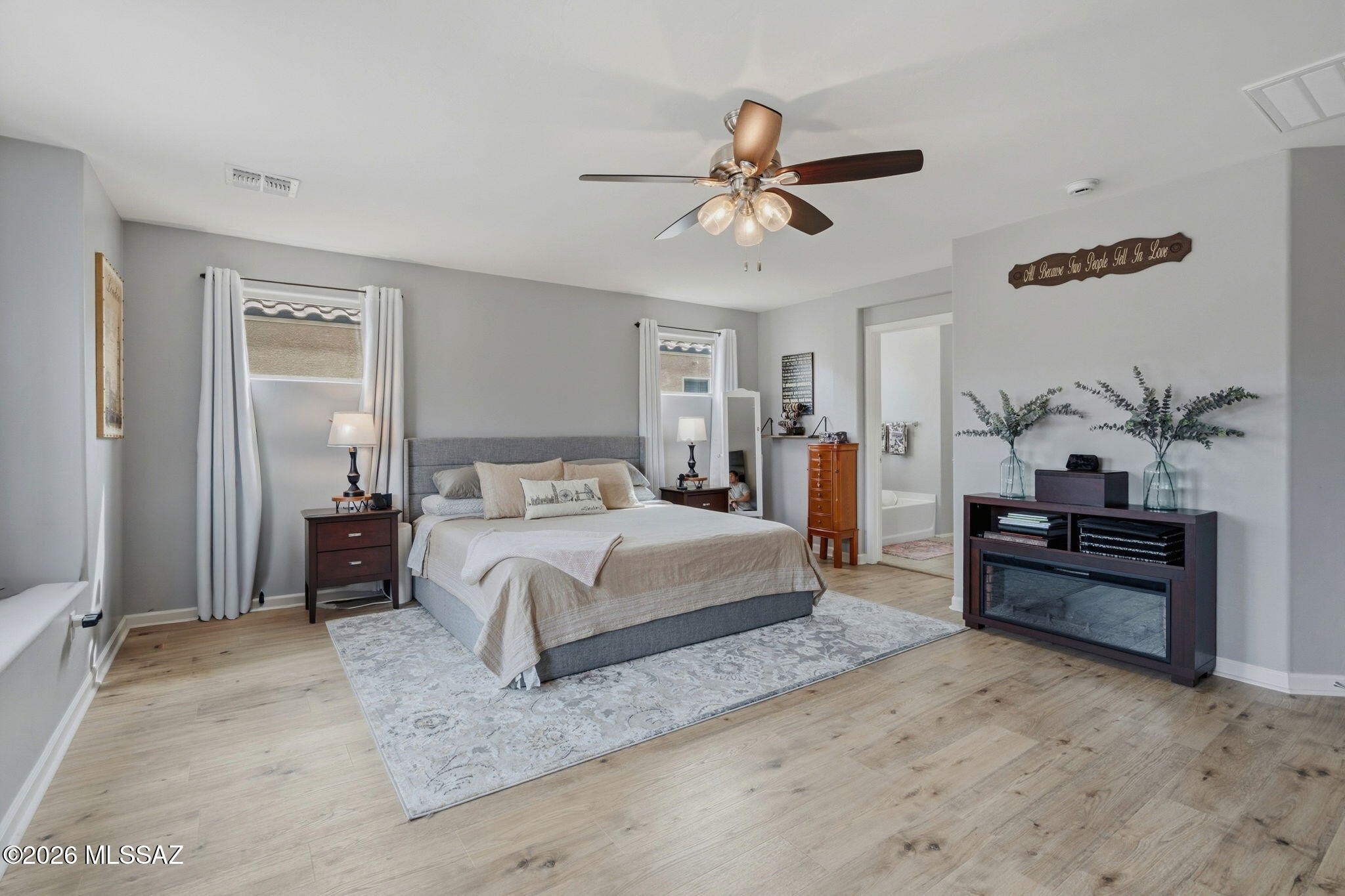 Vista Del Lago Norte SQ20140780198 - Residential