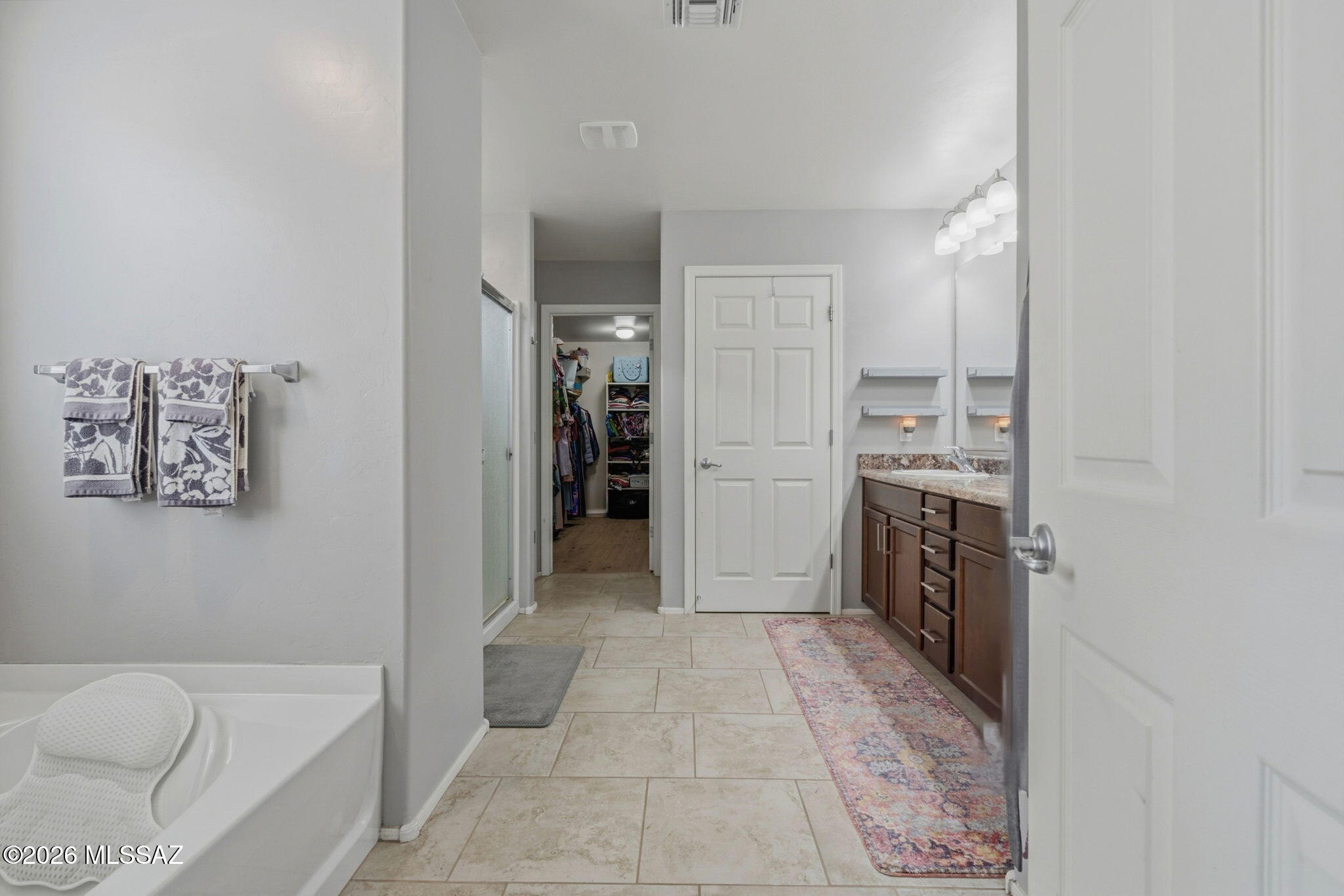 Vista Del Lago Norte SQ20140780198 - Residential