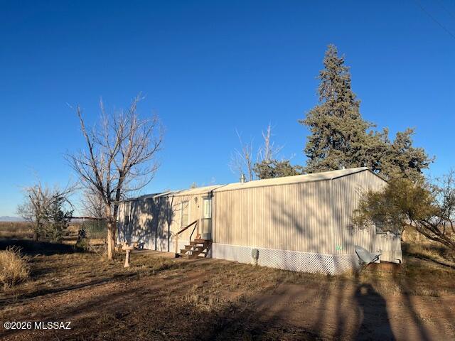 2001 CLAYTON SPIRIT III 14 x 64 SER#CLW016655TX
Lot Rent of $180.00 includes water, sewage and trash. Park aproval required before purchase.
 Split bedroom plan, washer/dryer, water filtration system, Slab patio, carport and shed. Located in Pearce which is host to a Post Office, Library, Dollar General and restaurants.