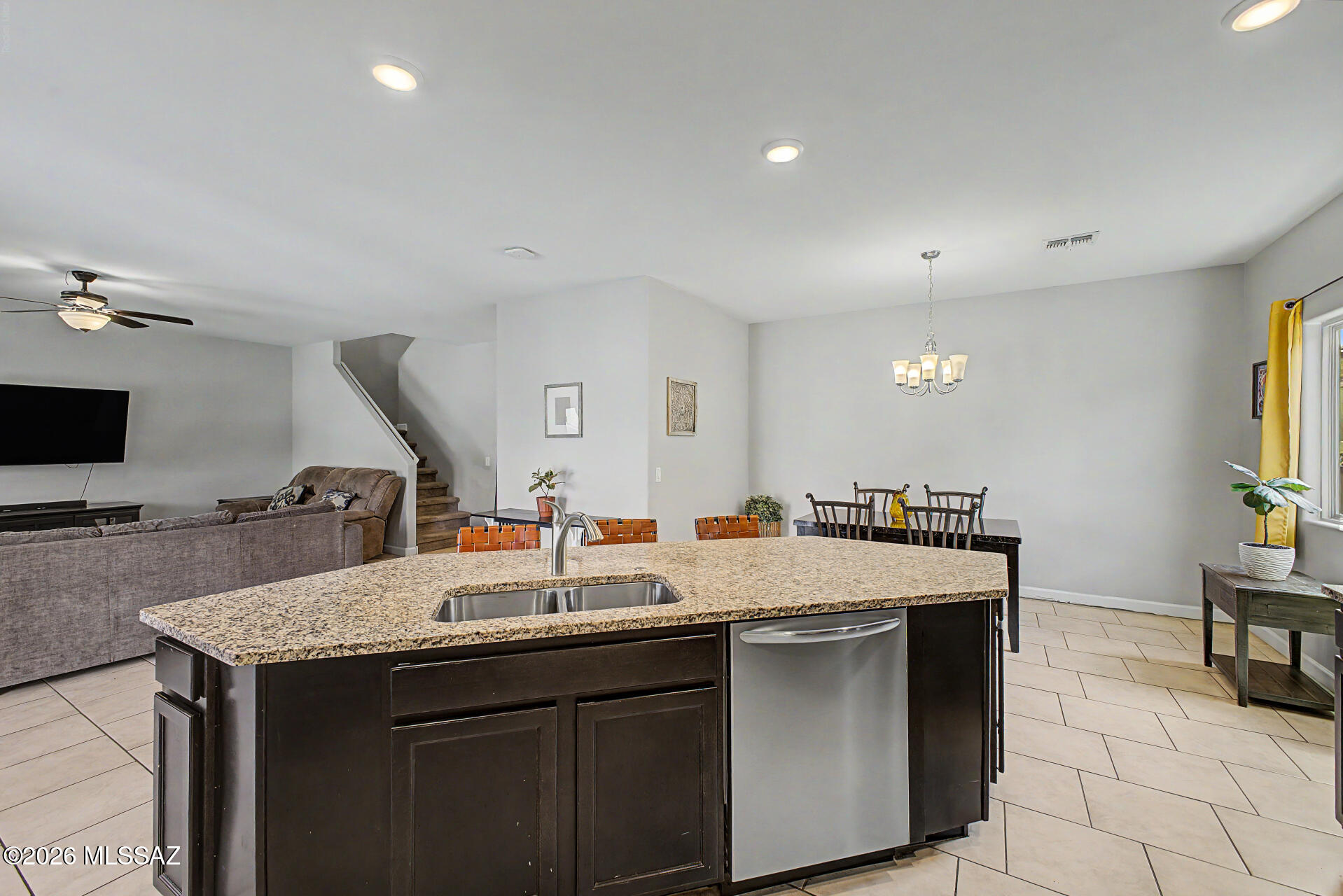 Vista Del Lago Norte SQ20140780198 - Residential