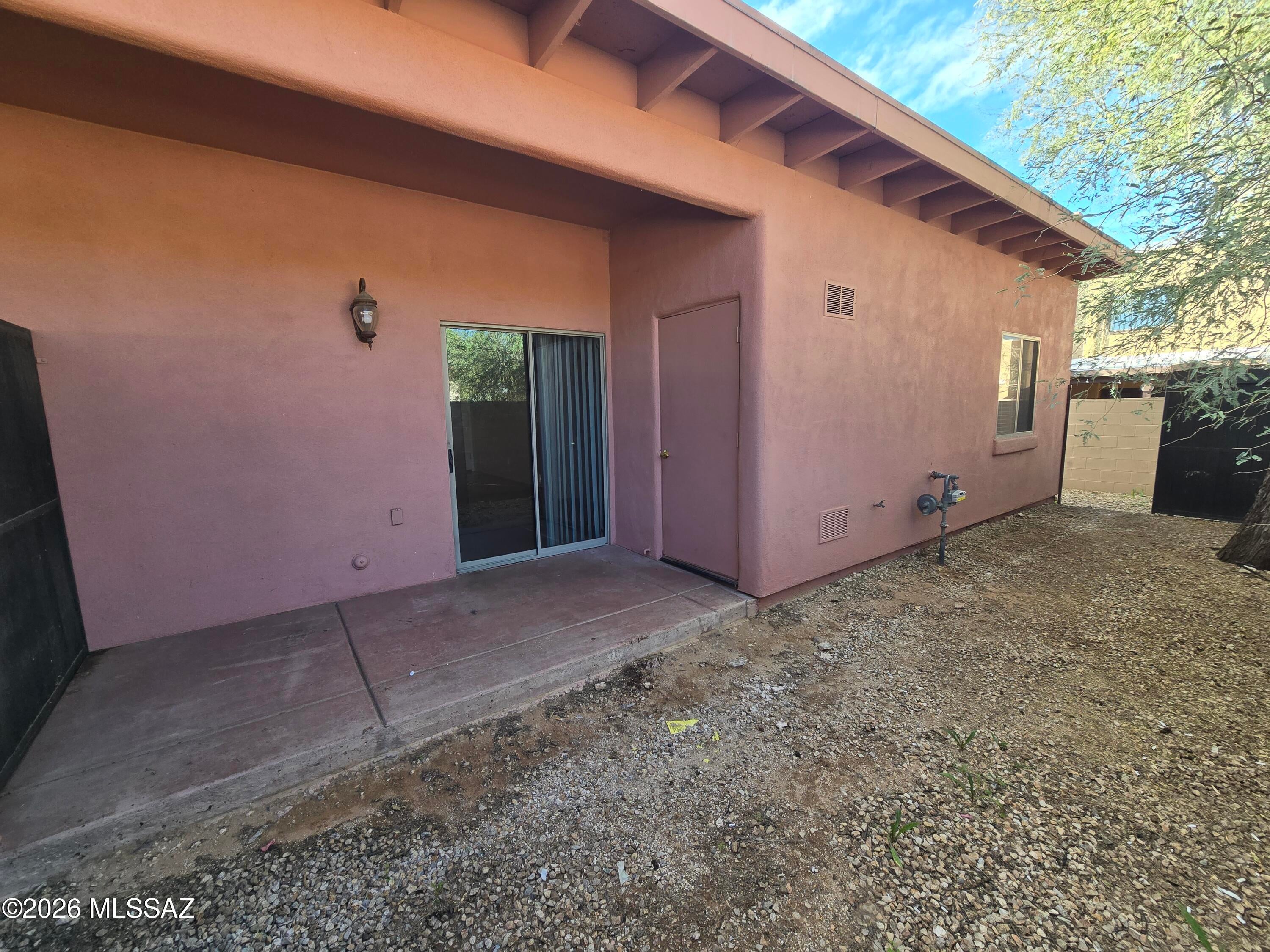 2601 E. Prince Rd. (1-20) - Residential Lease