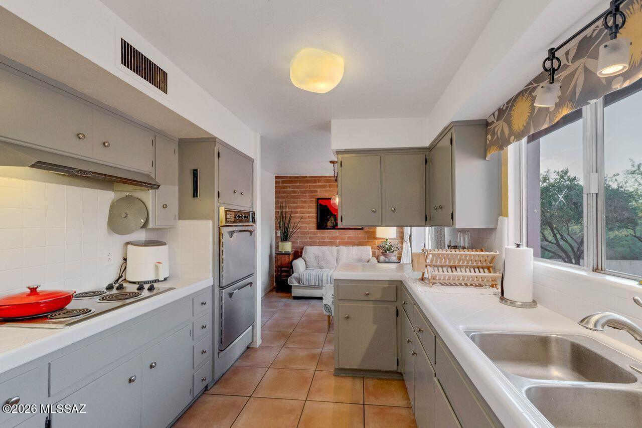 Santa Catalina Estates NO. 4 (1-180) - Residential
