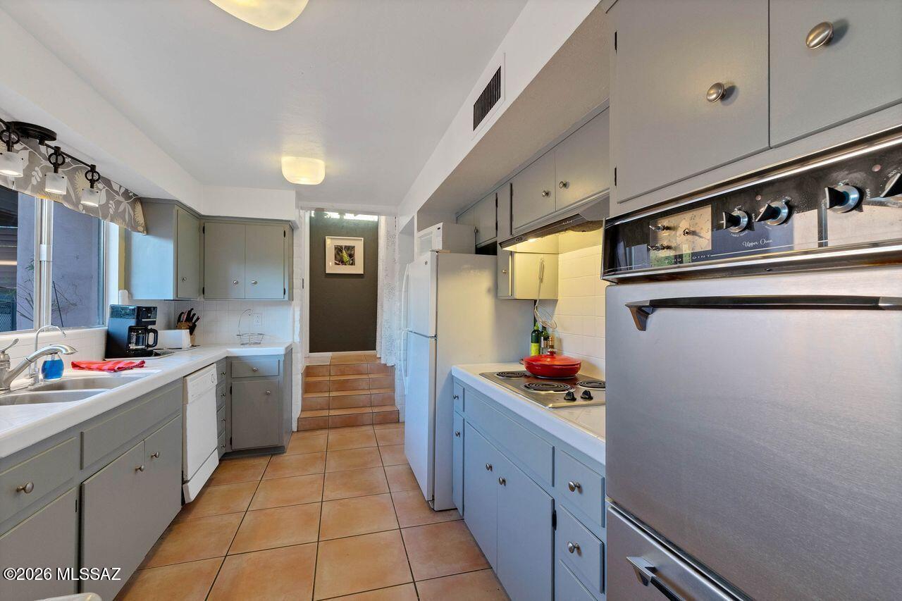Santa Catalina Estates NO. 4 (1-180) - Residential