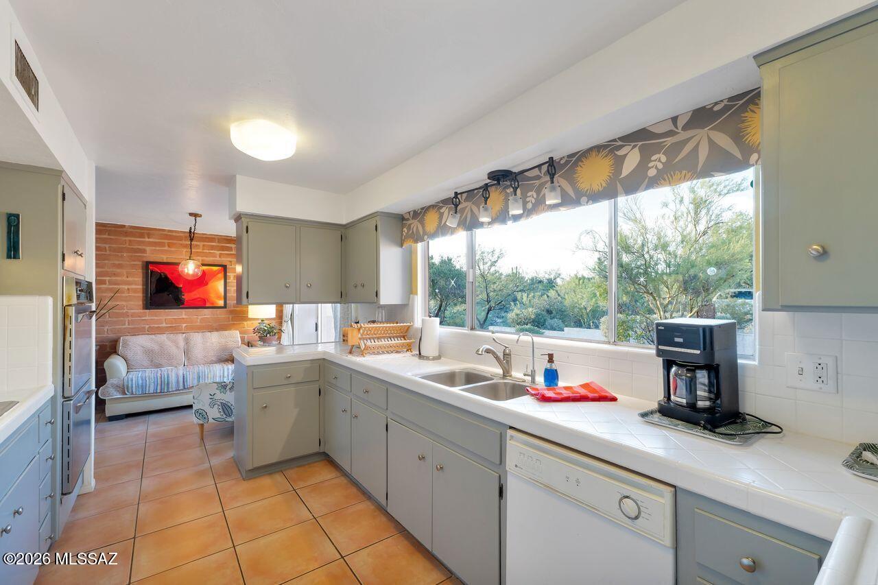 Santa Catalina Estates NO. 4 (1-180) - Residential