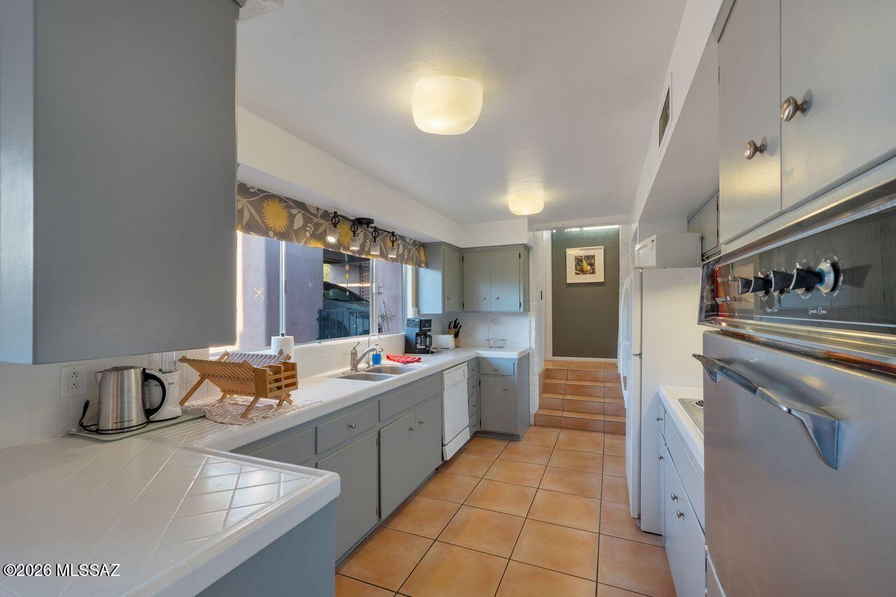 Santa Catalina Estates NO. 4 (1-180) - Residential