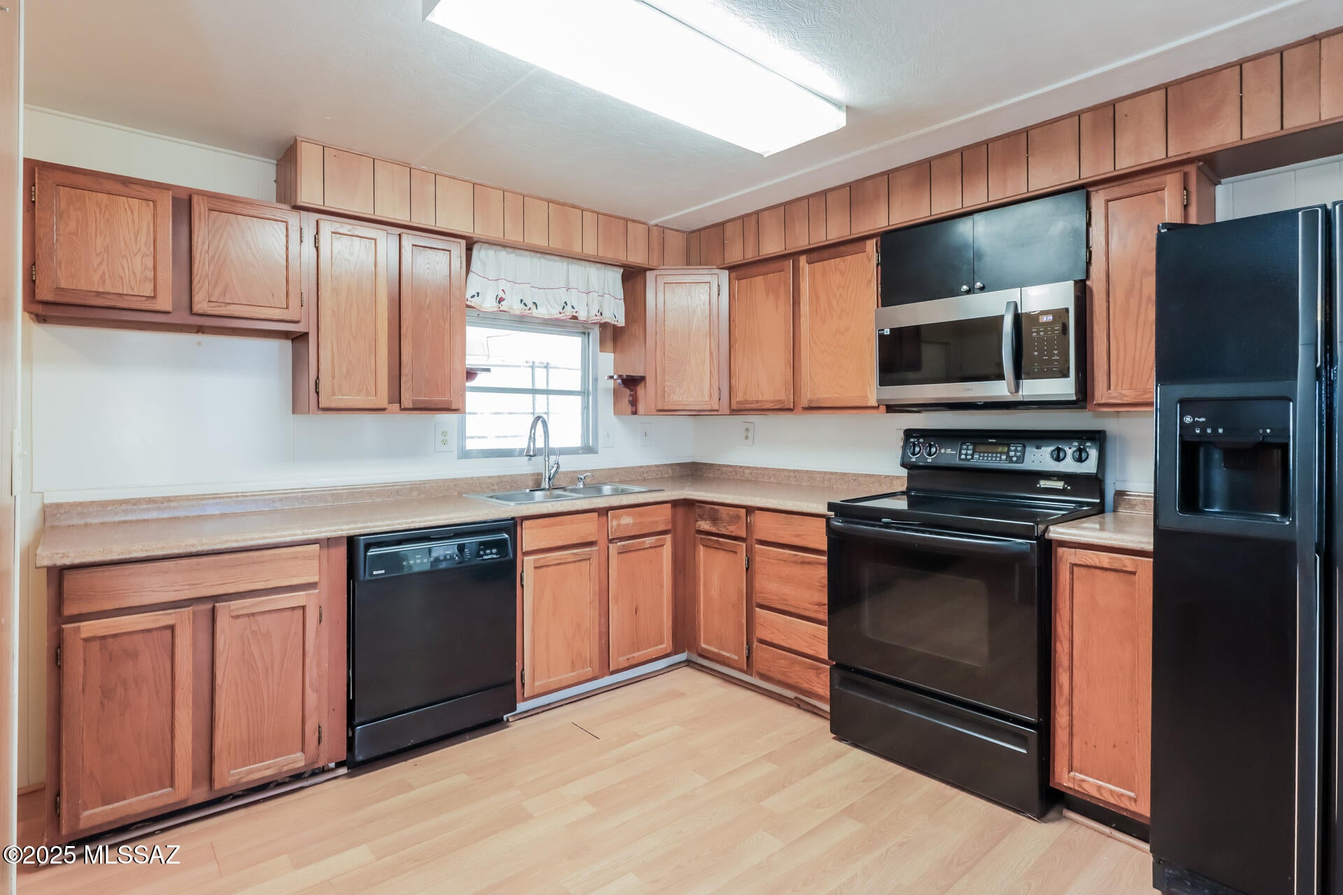 Tucson Estates (403-758) - Residential Lease