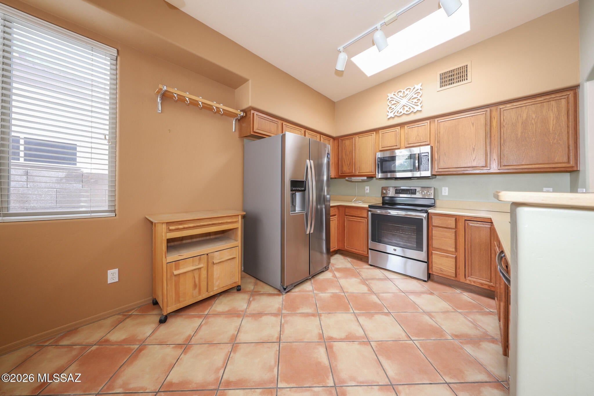Rancho Esperero (1-343) - Residential Lease