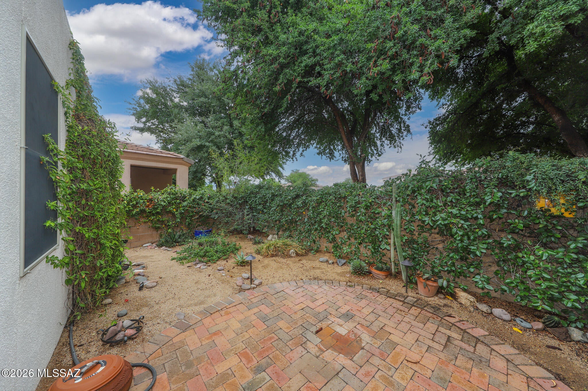 Rancho Esperero (1-343) - Residential Lease