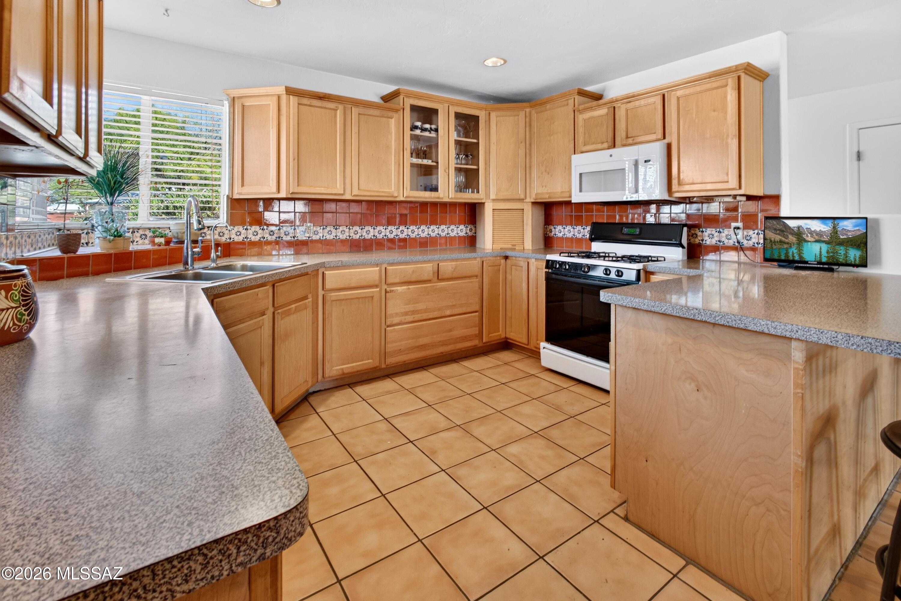 Del Monte Village - Residential