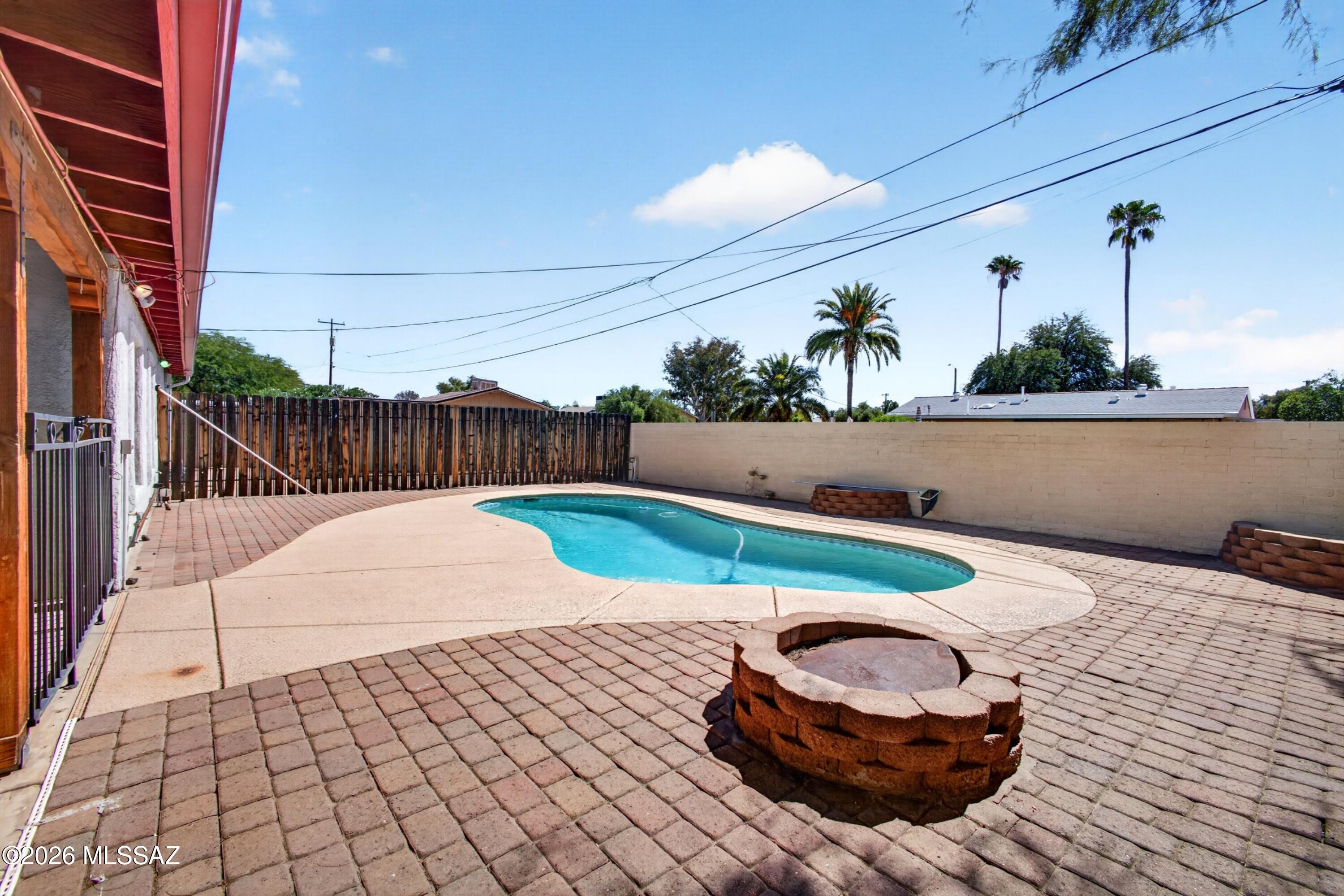 Del Monte Village - Residential