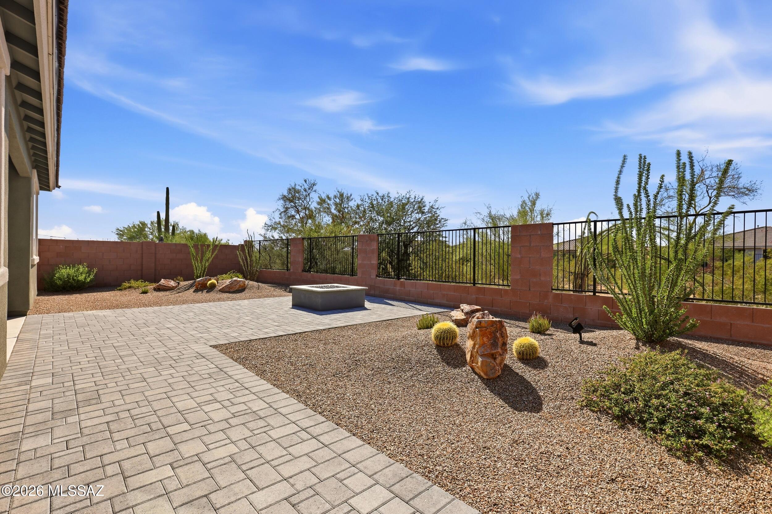 Blue Agave At Dove Mountain - Residential