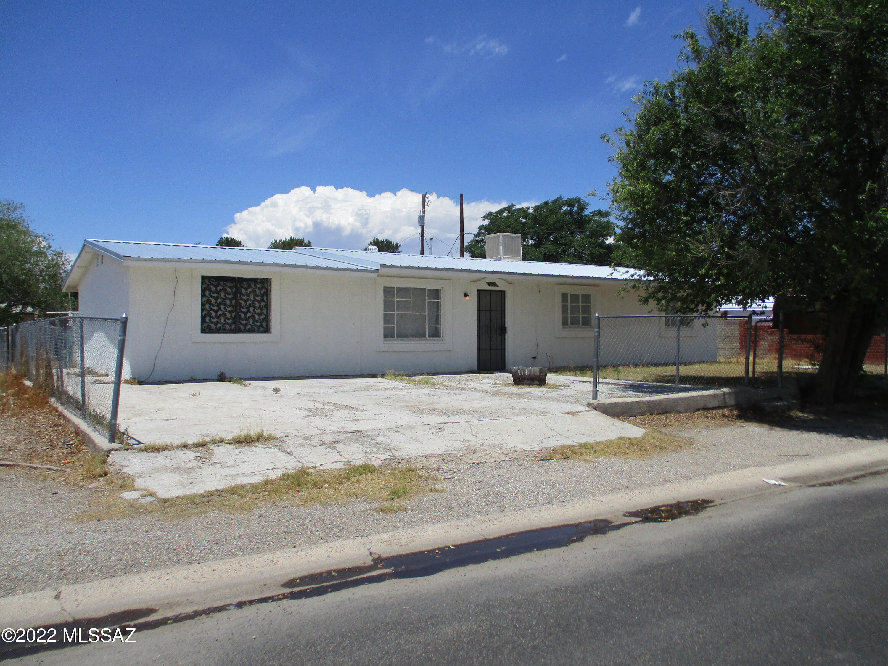 4 bedroom 2 bath home with metal roof in Willcox AZ. off Rex Allen Drive in the Schwertner addition.  ( An established sub division ) Close to schools, commerce and the hospital.