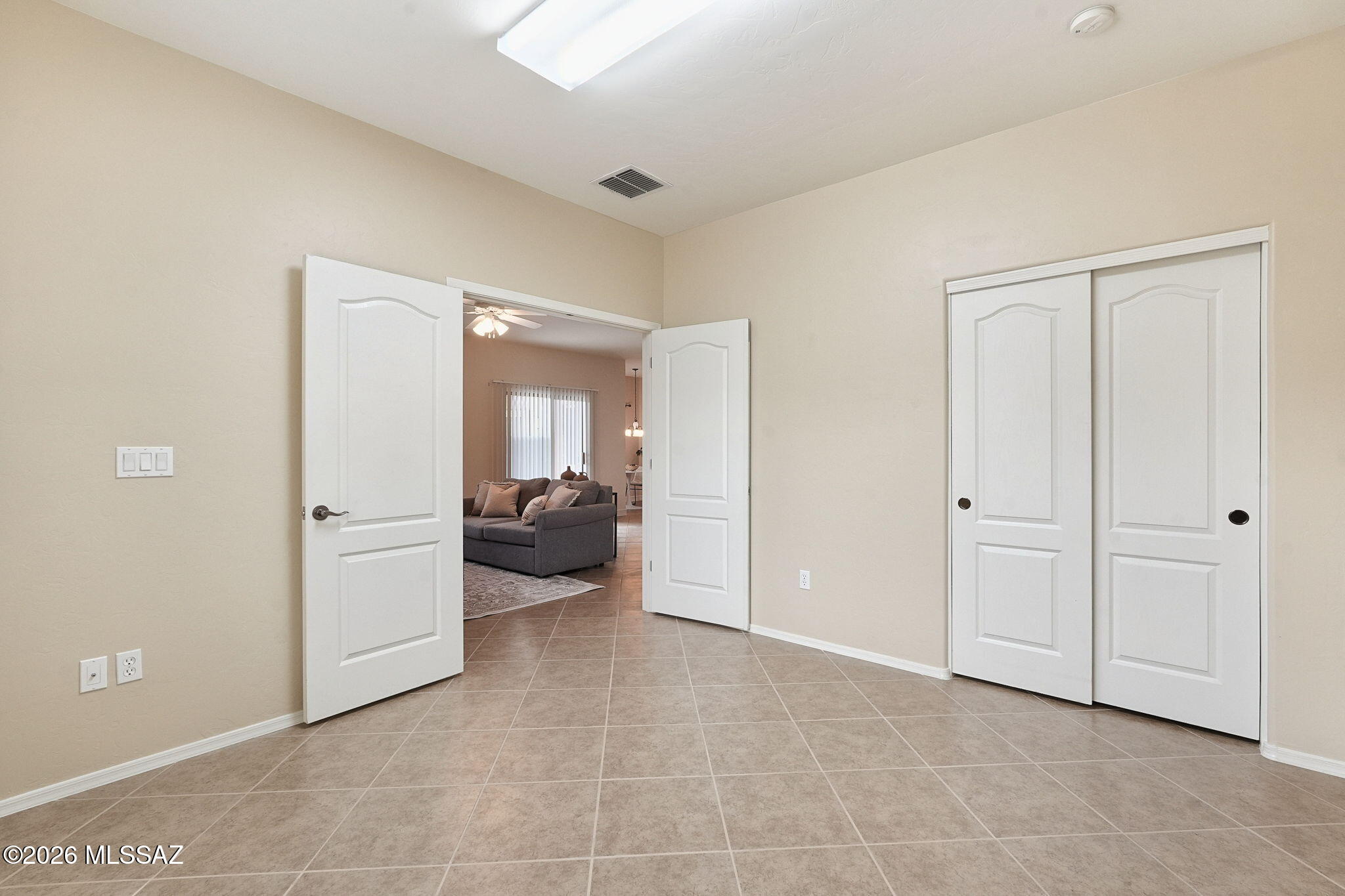 Black Horse (1-411) - Residential