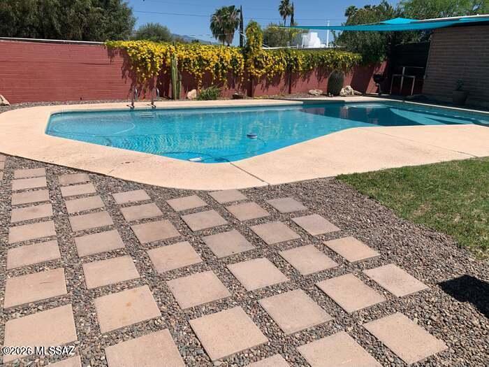 Vista Del Sierras East (1-83) - Residential Lease
