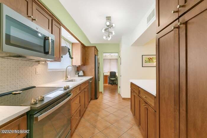 Vista Del Sierras East (1-83) - Residential Lease