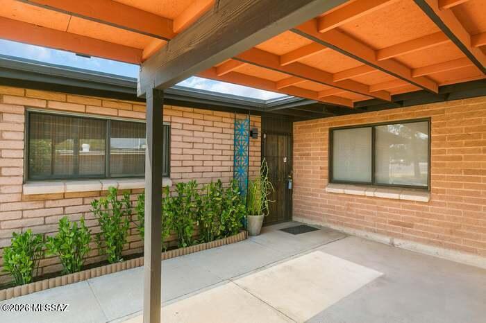 Vista Del Sierras East (1-83) - Residential Lease