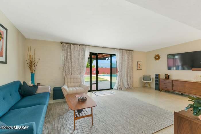 Vista Del Sierras East (1-83) - Residential Lease