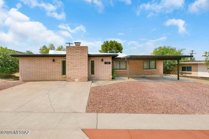 Vista Del Sierras East (1-83) - Residential Lease