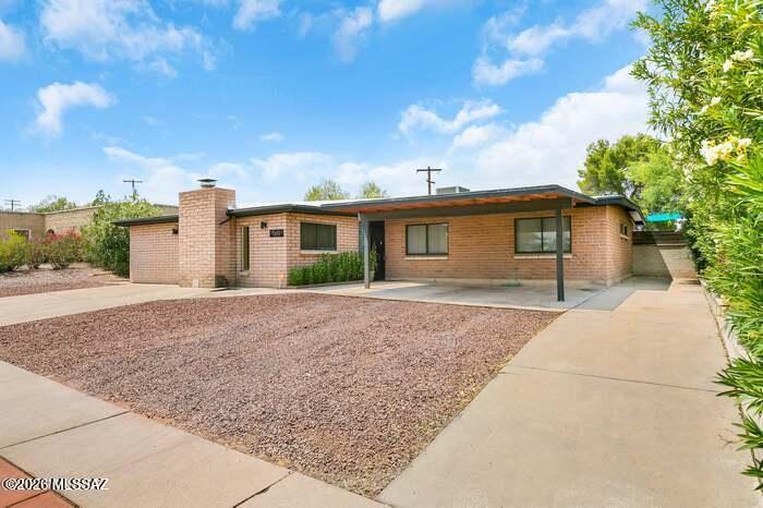 Vista Del Sierras East (1-83) - Residential Lease
