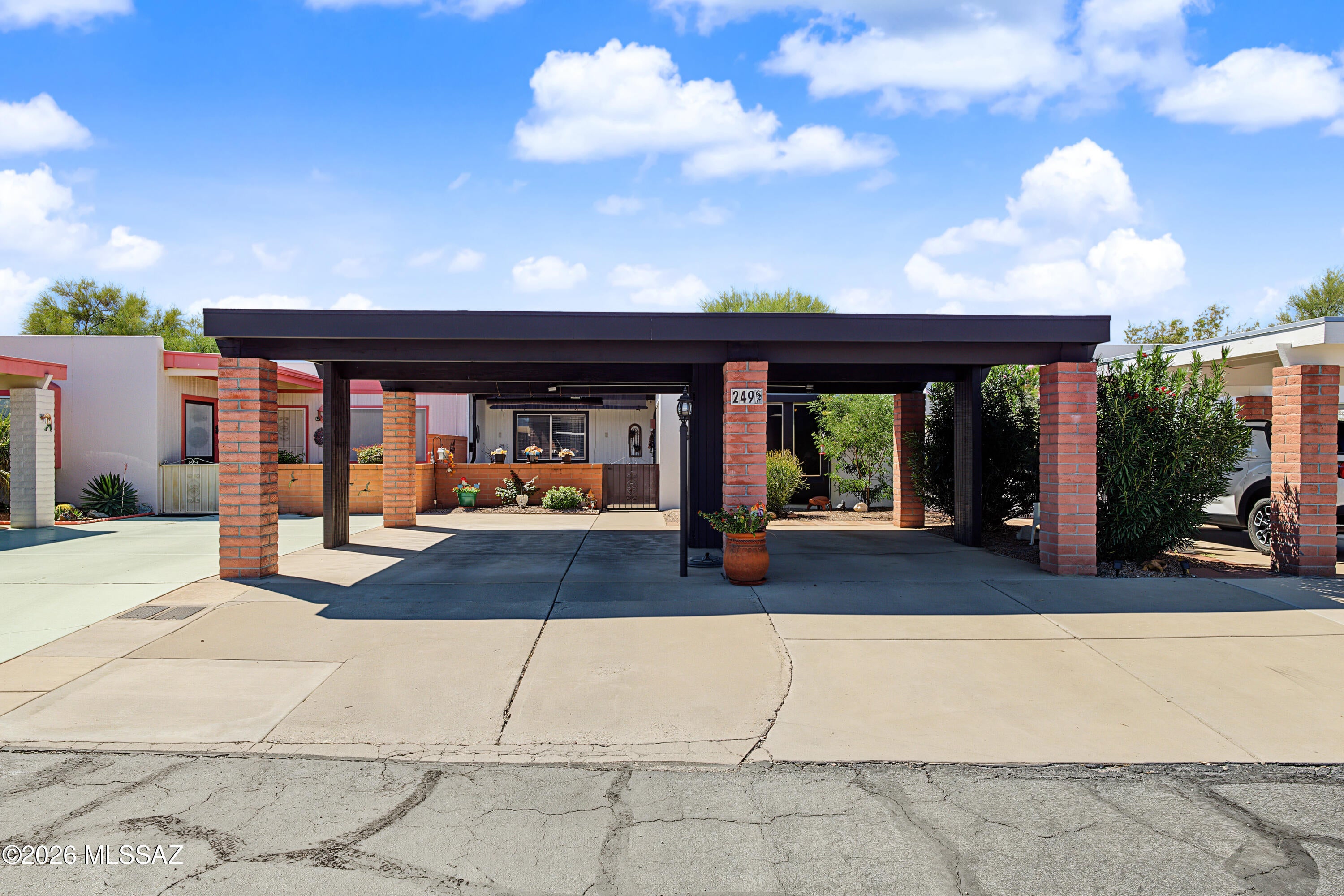 Green Valley Townhouses NO.7 - Residential