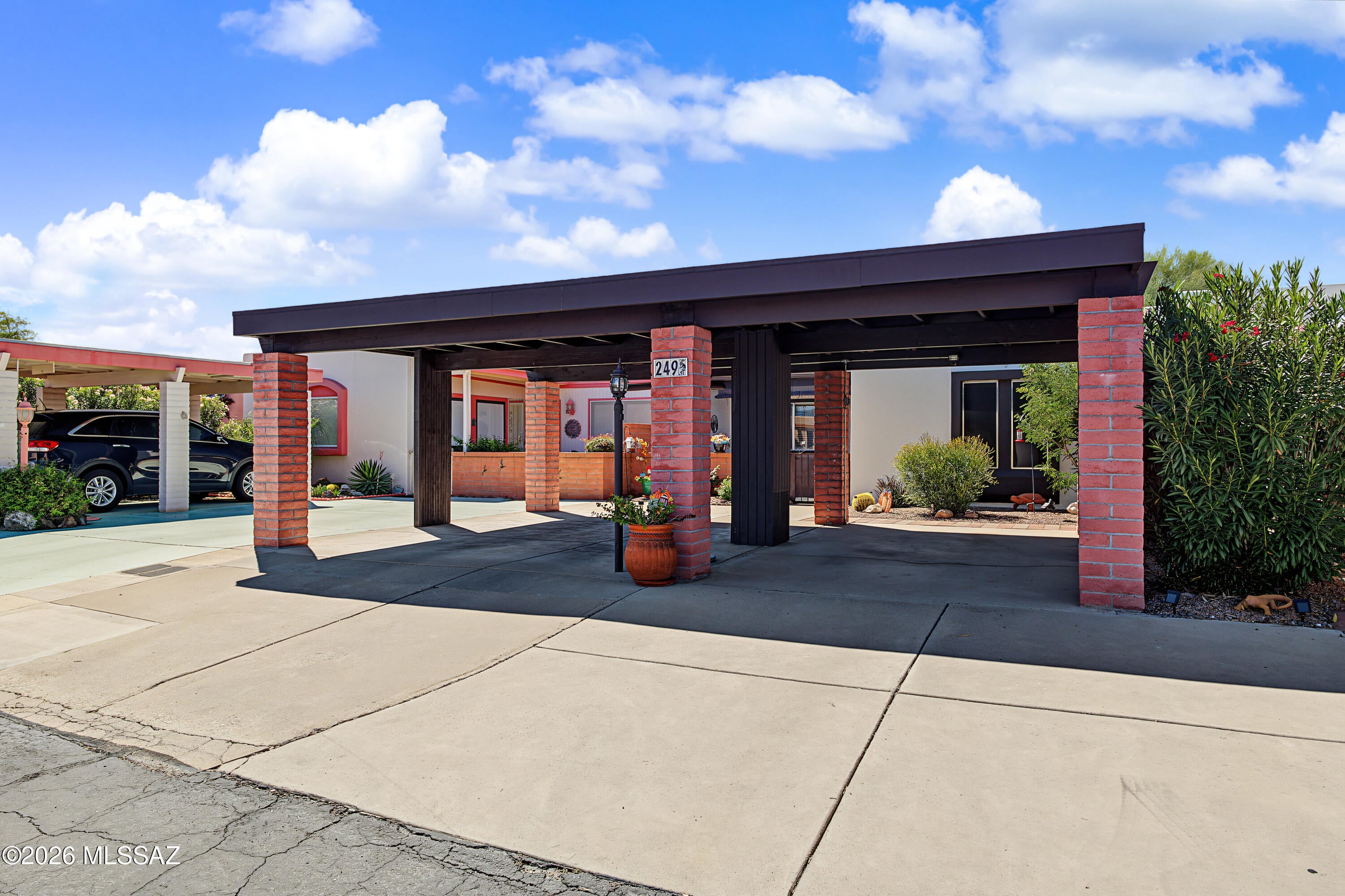 Green Valley Townhouses NO.7 - Residential