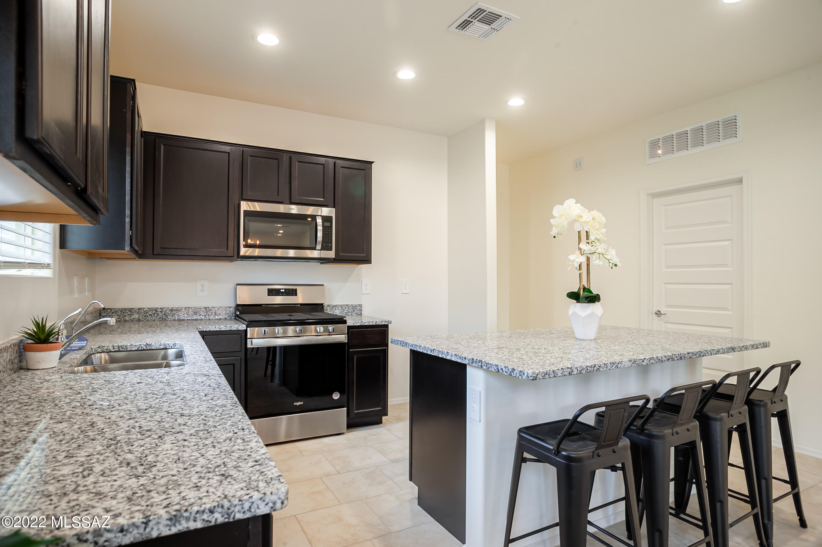Saguaro Bloom SQ20180540069 - Residential