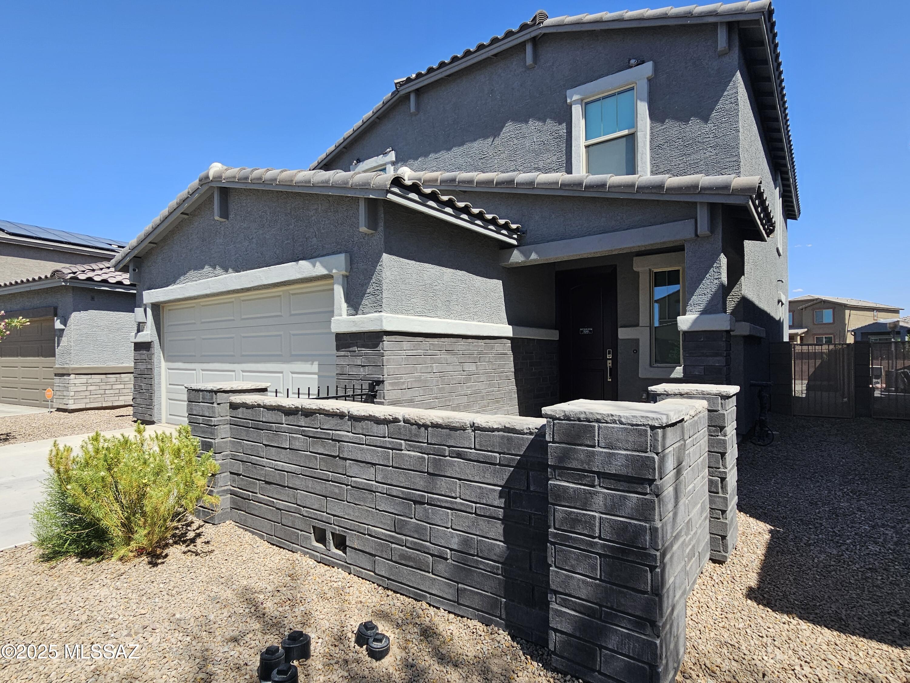 Gladden Farms BLK 10 (1-84) - Residential Lease
