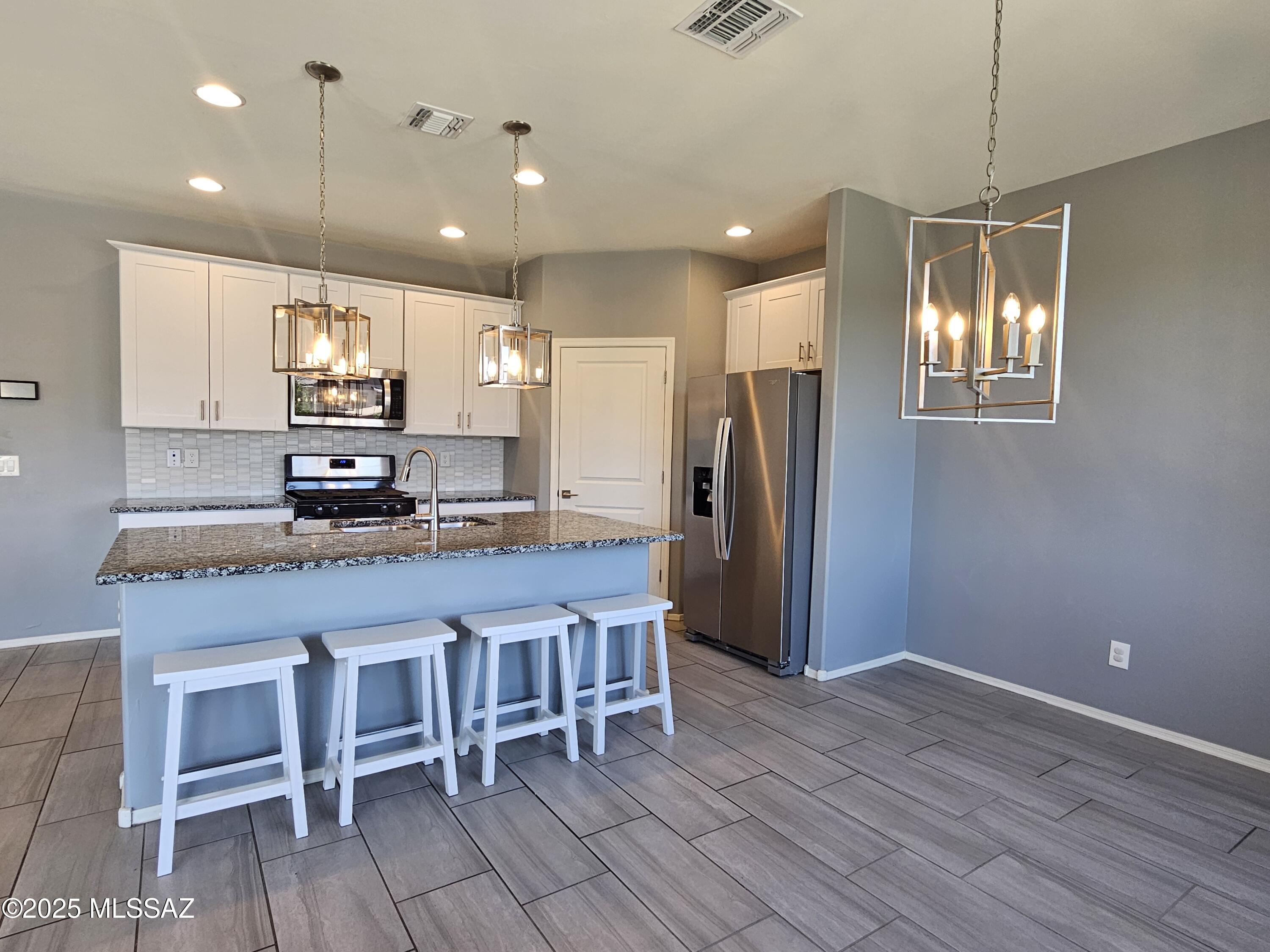 Gladden Farms BLK 10 (1-84) - Residential Lease