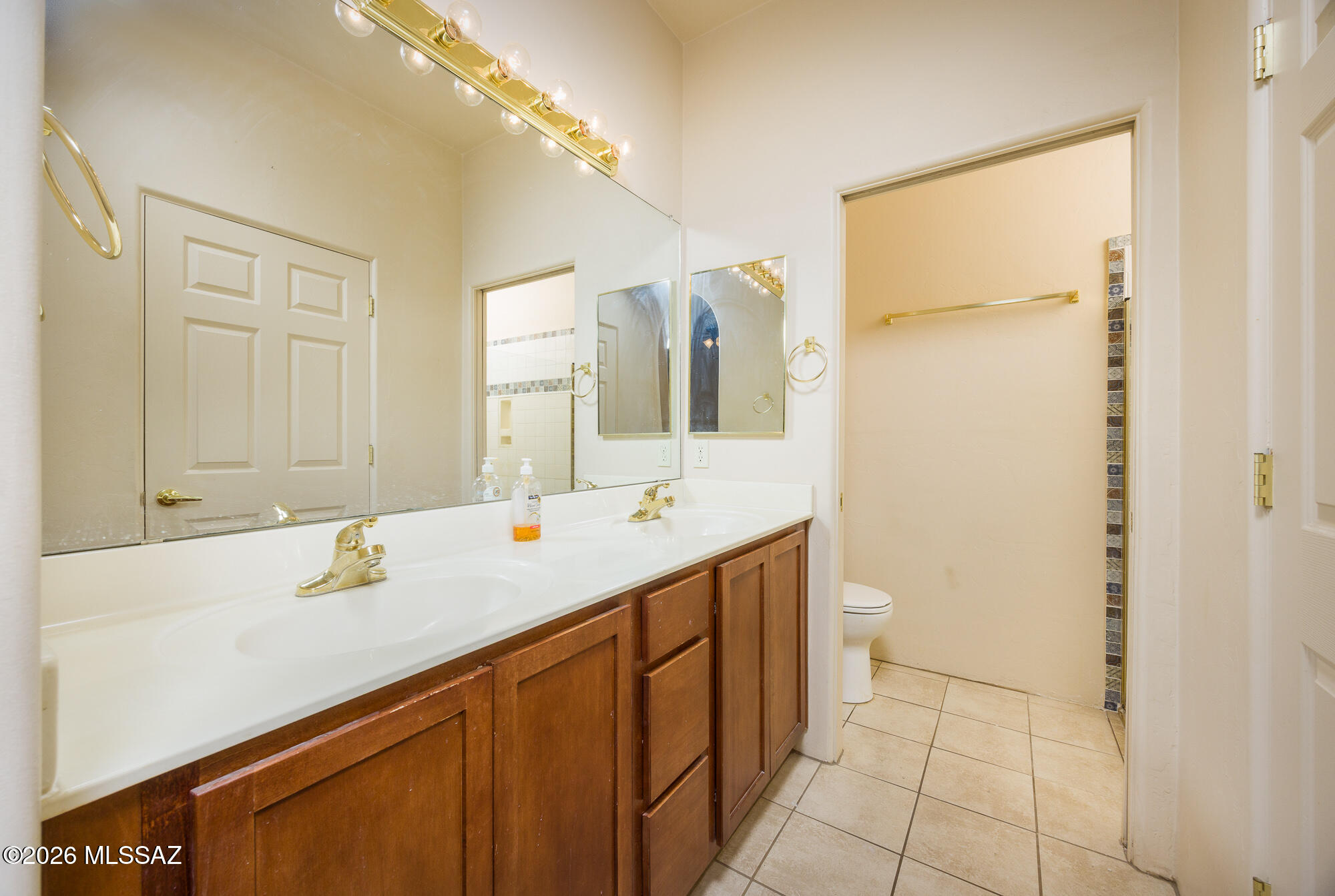 Kinney Village (1-112) - Residential