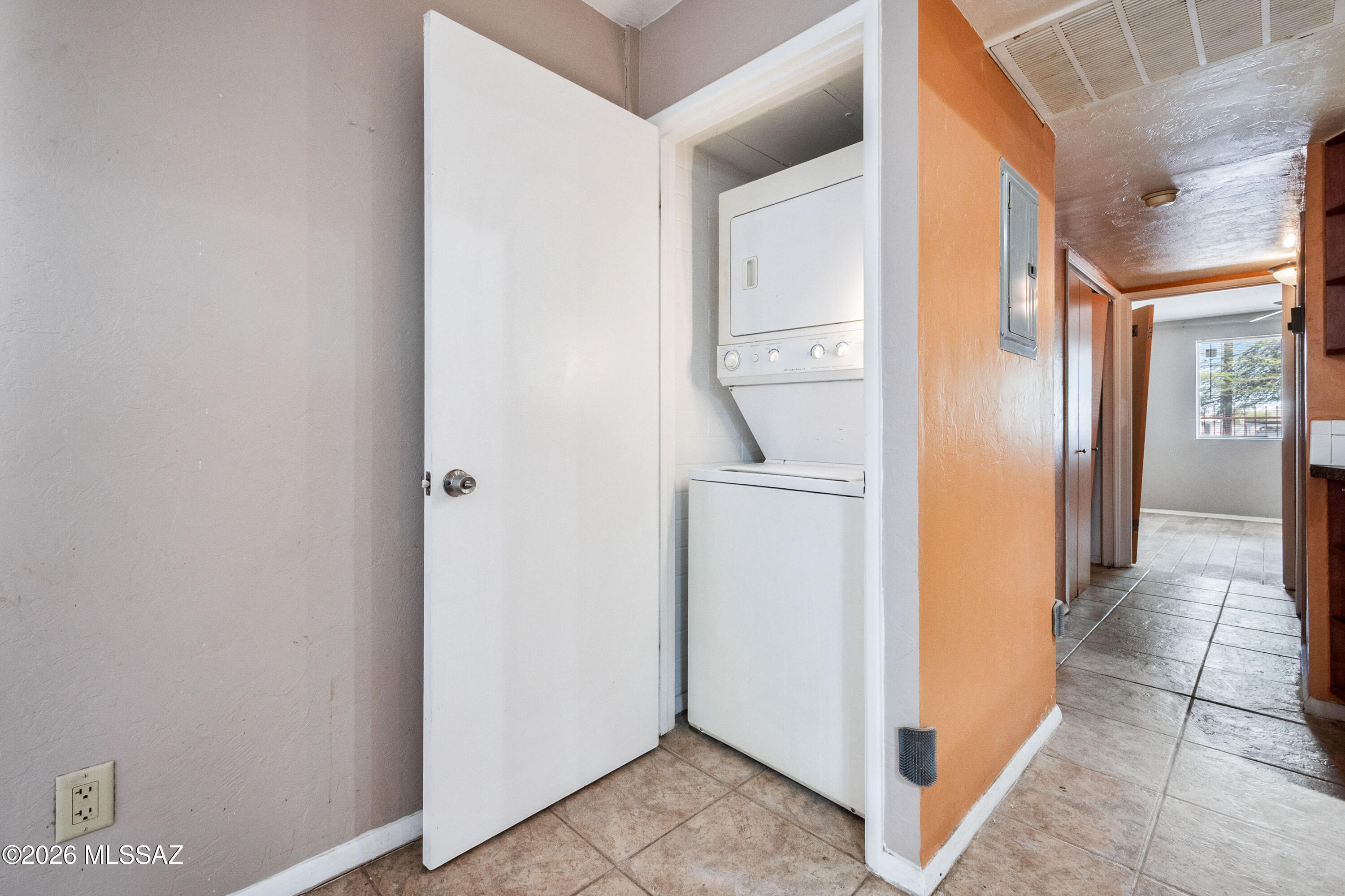 Royal Alvernon Condos. - Residential