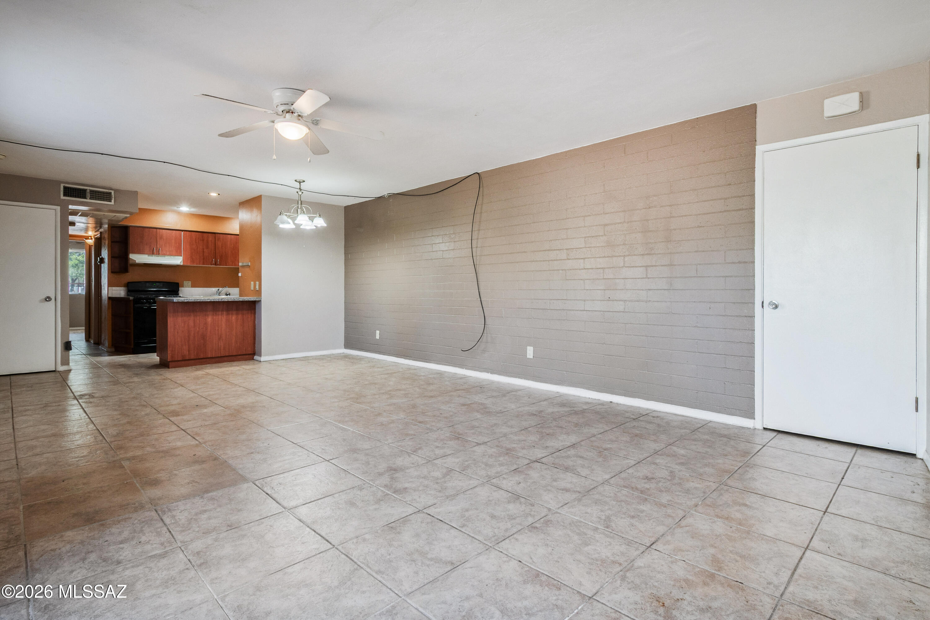 Royal Alvernon Condos. - Residential