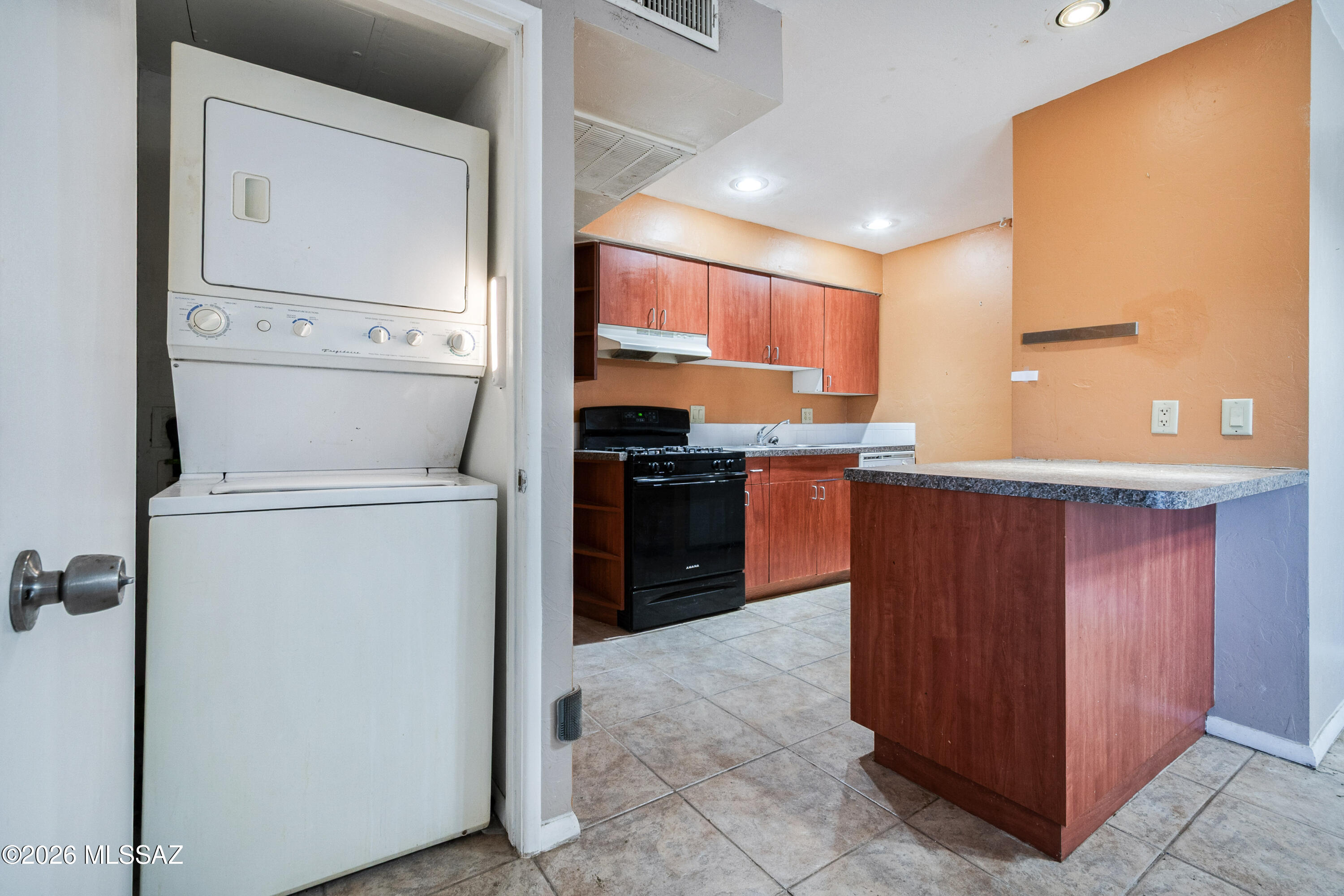 Royal Alvernon Condos. - Residential