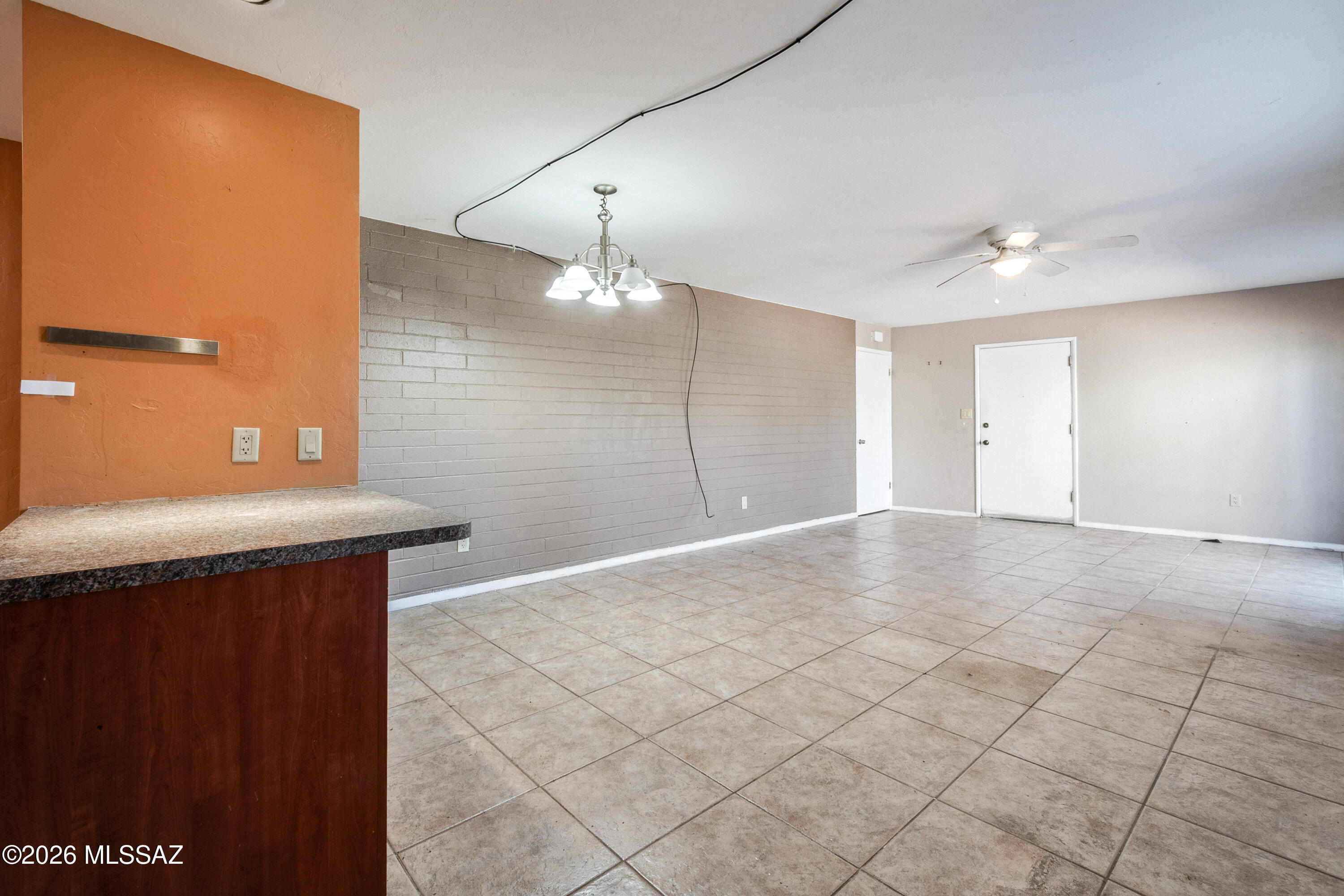 Royal Alvernon Condos. - Residential
