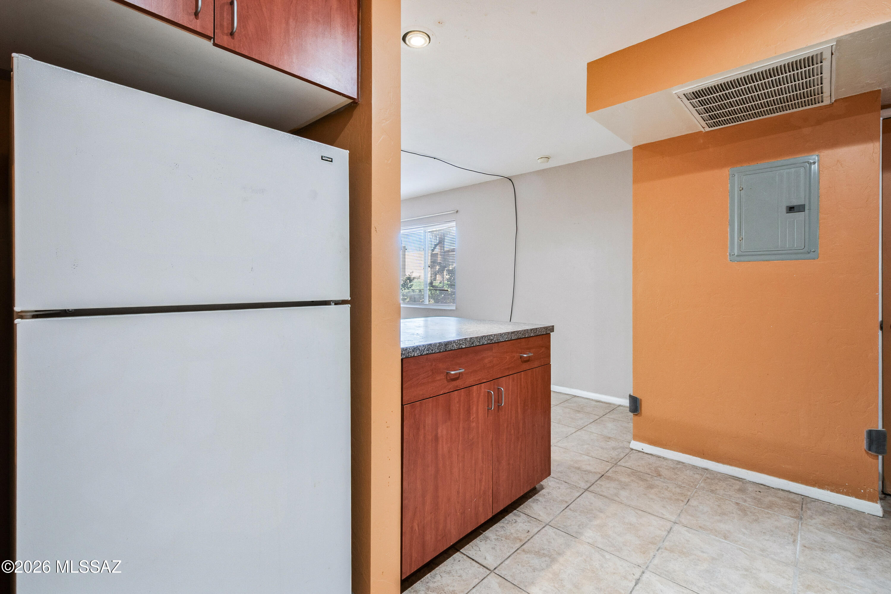 Royal Alvernon Condos. - Residential