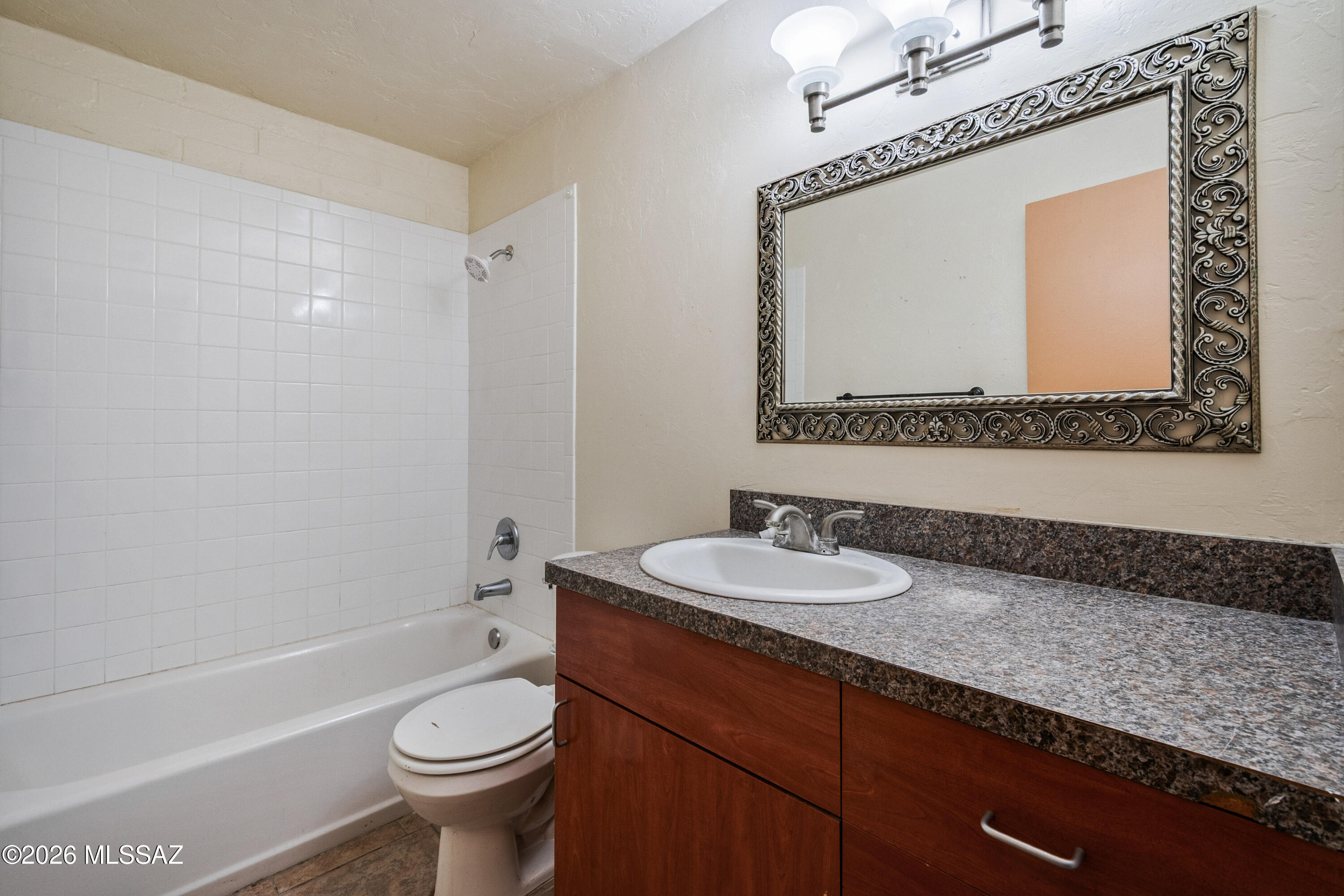 Royal Alvernon Condos. - Residential