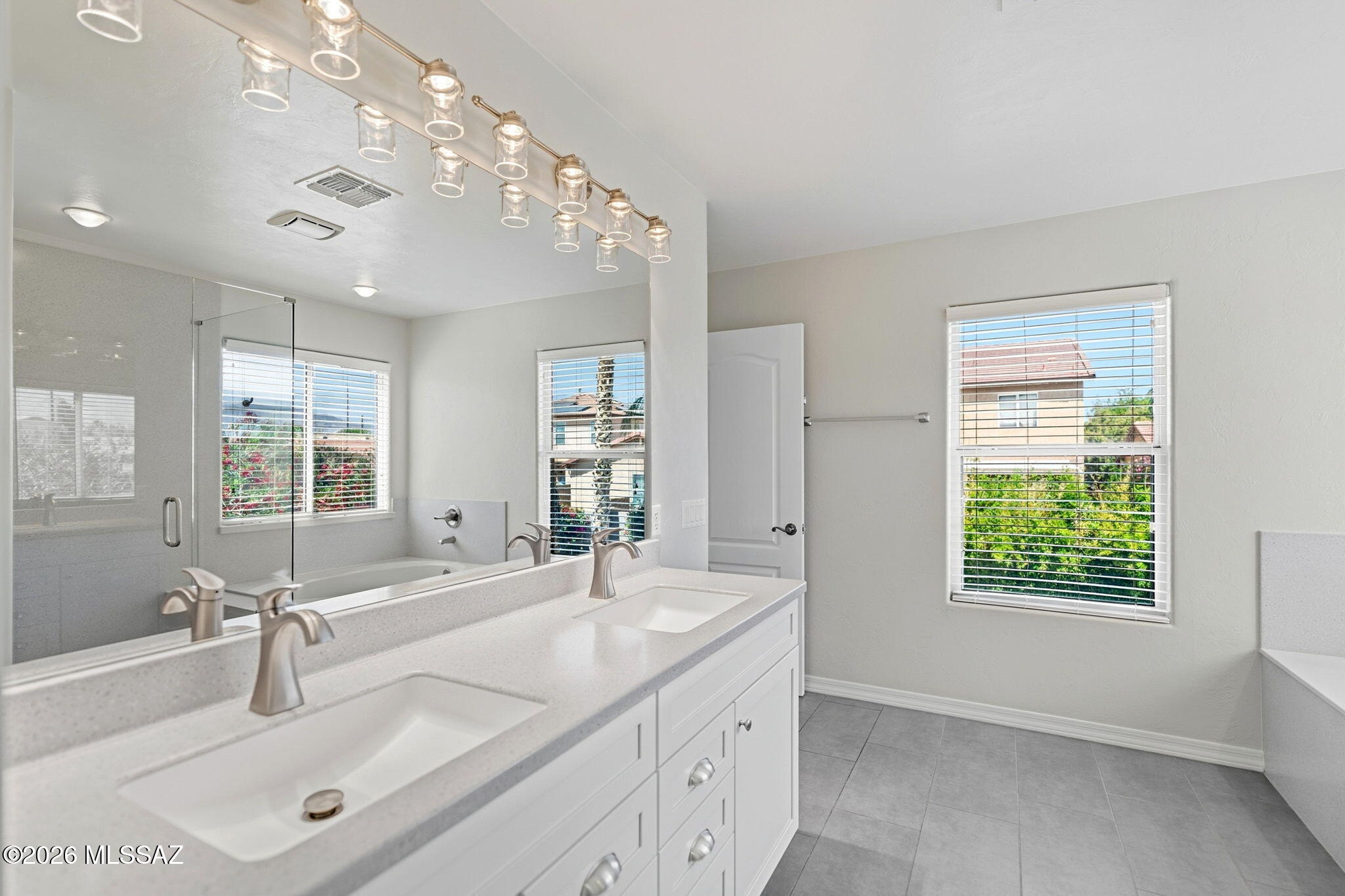 La Cholla Bluffs - Residential