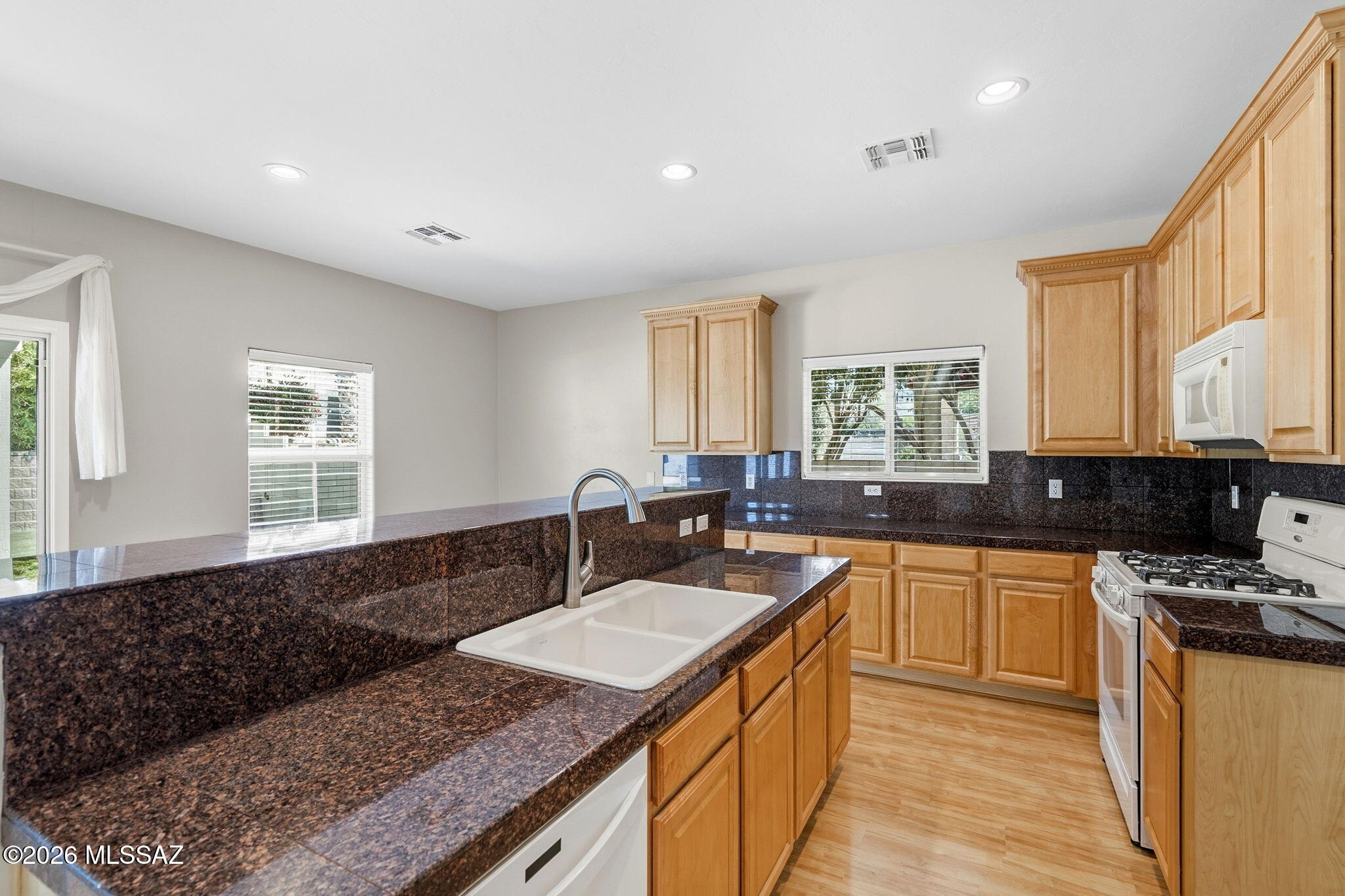 La Cholla Bluffs - Residential