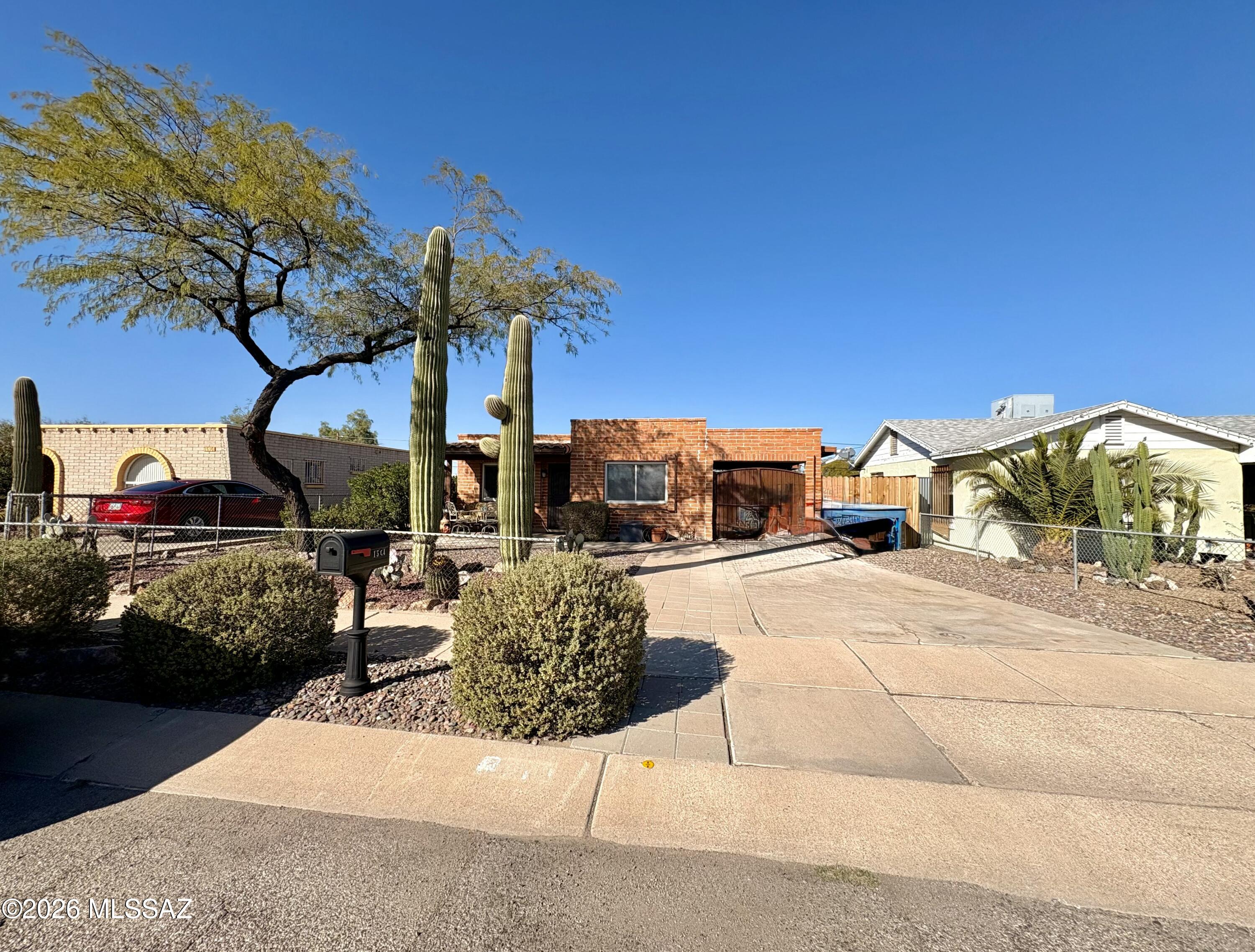 Incredible home, nestled in the Barrio Hollywood neighborhood that is turn key, and move in ready! With many upgrades, and a Mountain views. The home is centrally located. Home will not Last. Don't miss out on this incredible opportunity to own a piece of history!