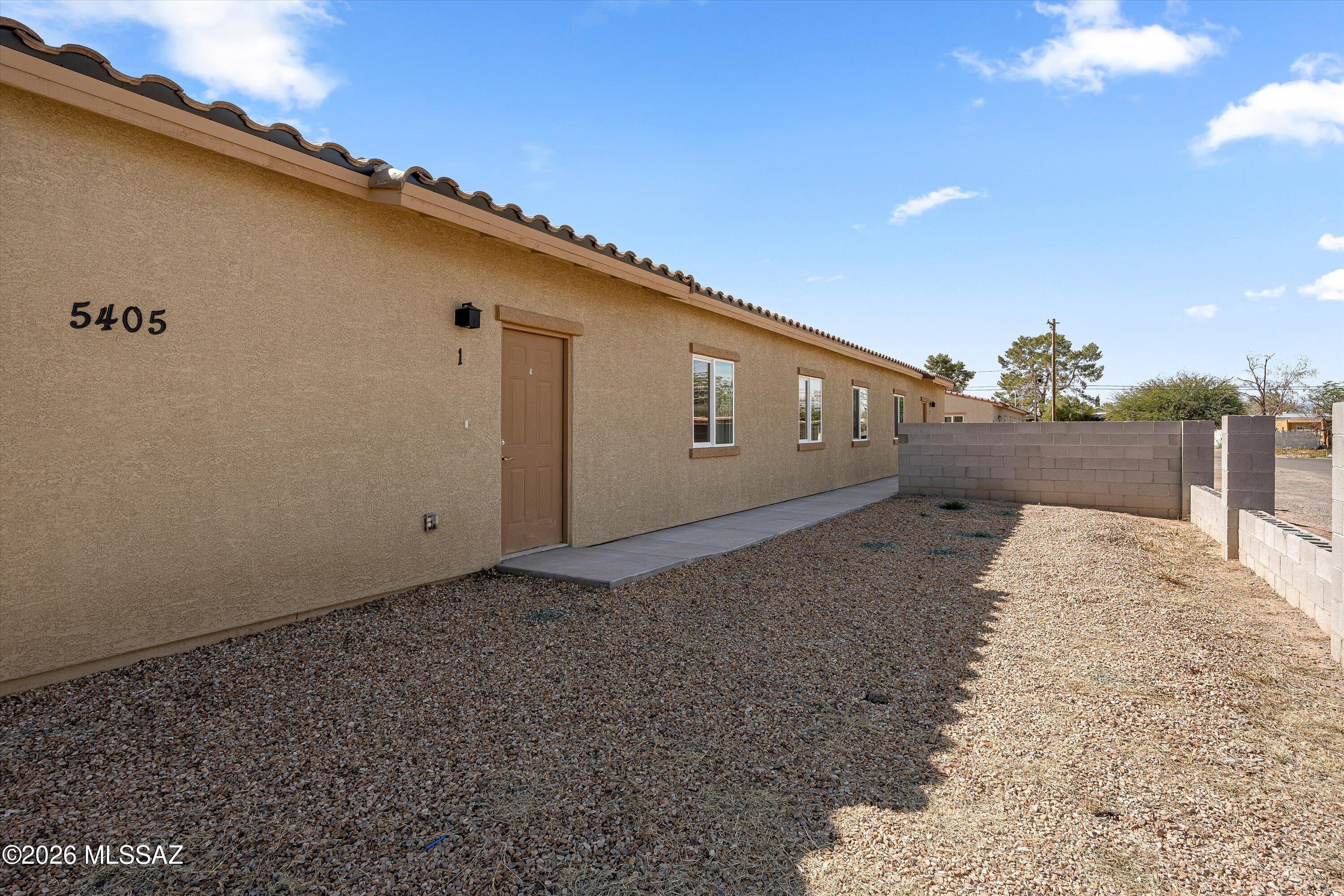 Los Ranchitos - Residential Income
