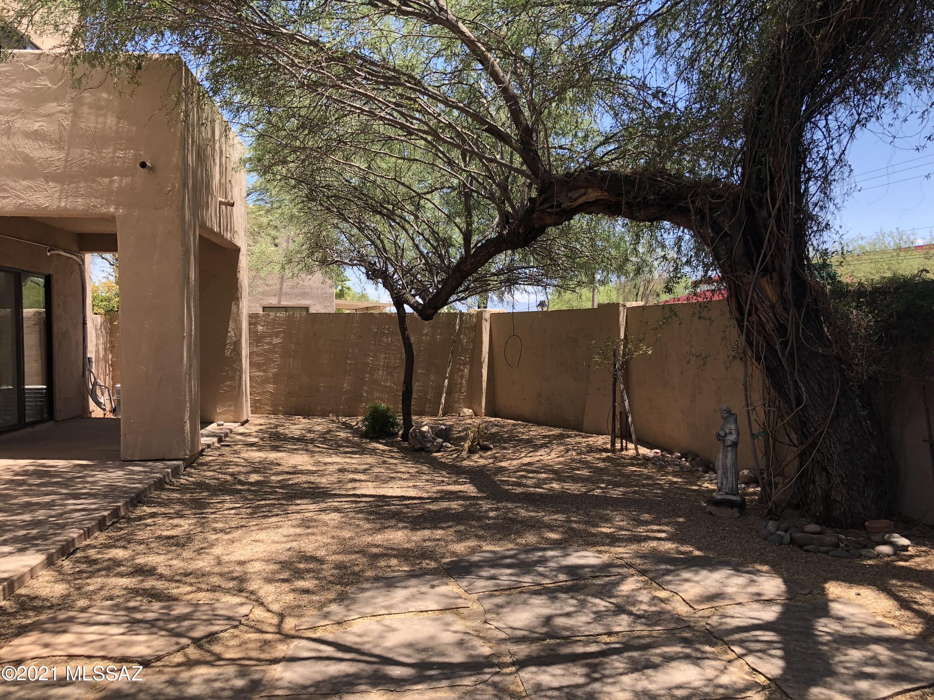 River At North Campbell (1-59) - Residential Lease