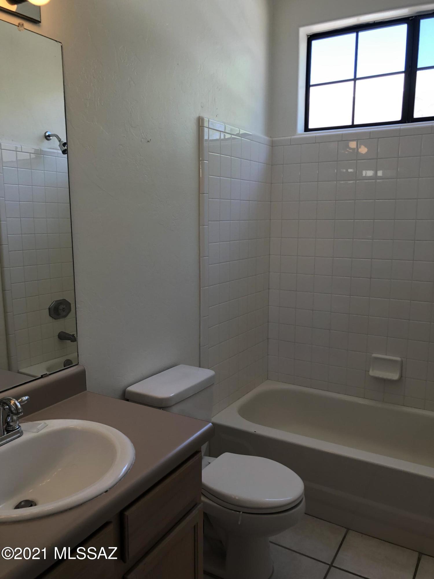 River At North Campbell (1-59) - Residential Lease