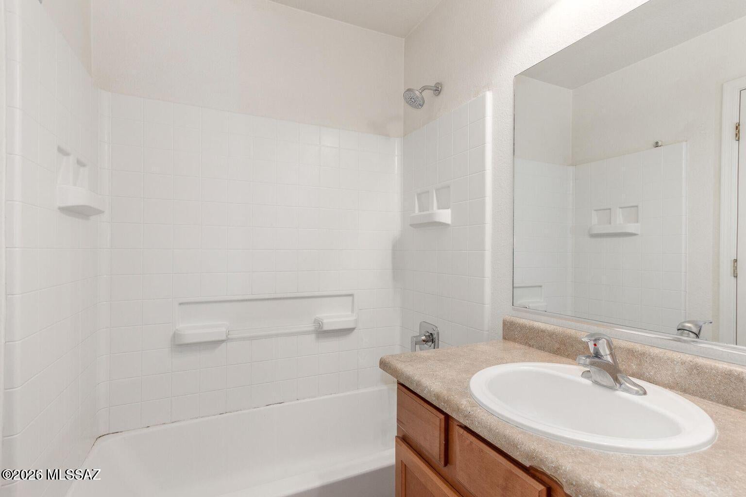 Tres Pueblos - Residential Lease