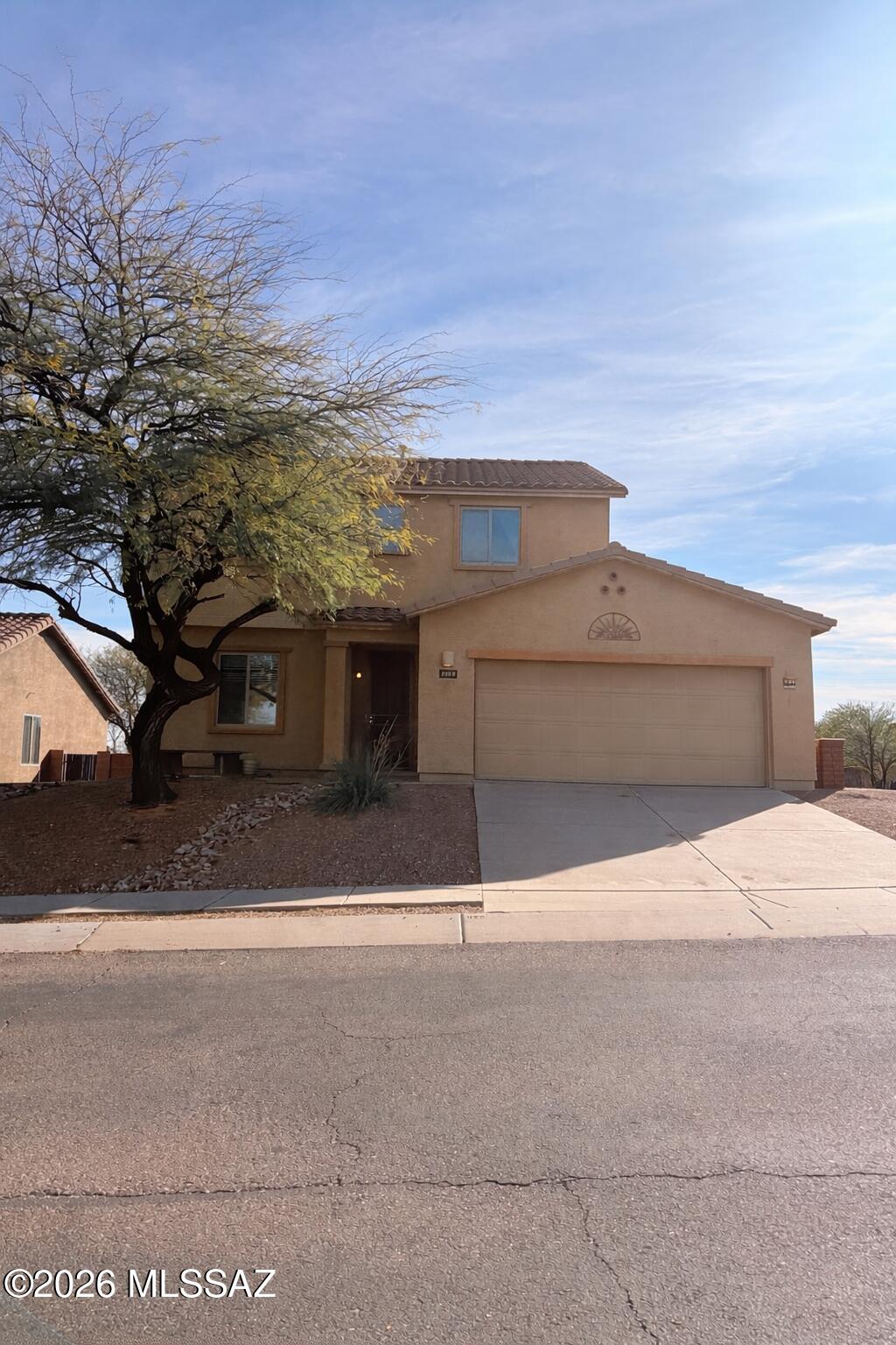 Beautiful 2 story home, with pool & views. Large rooms, loft & an office. All appliances included. Must See!!