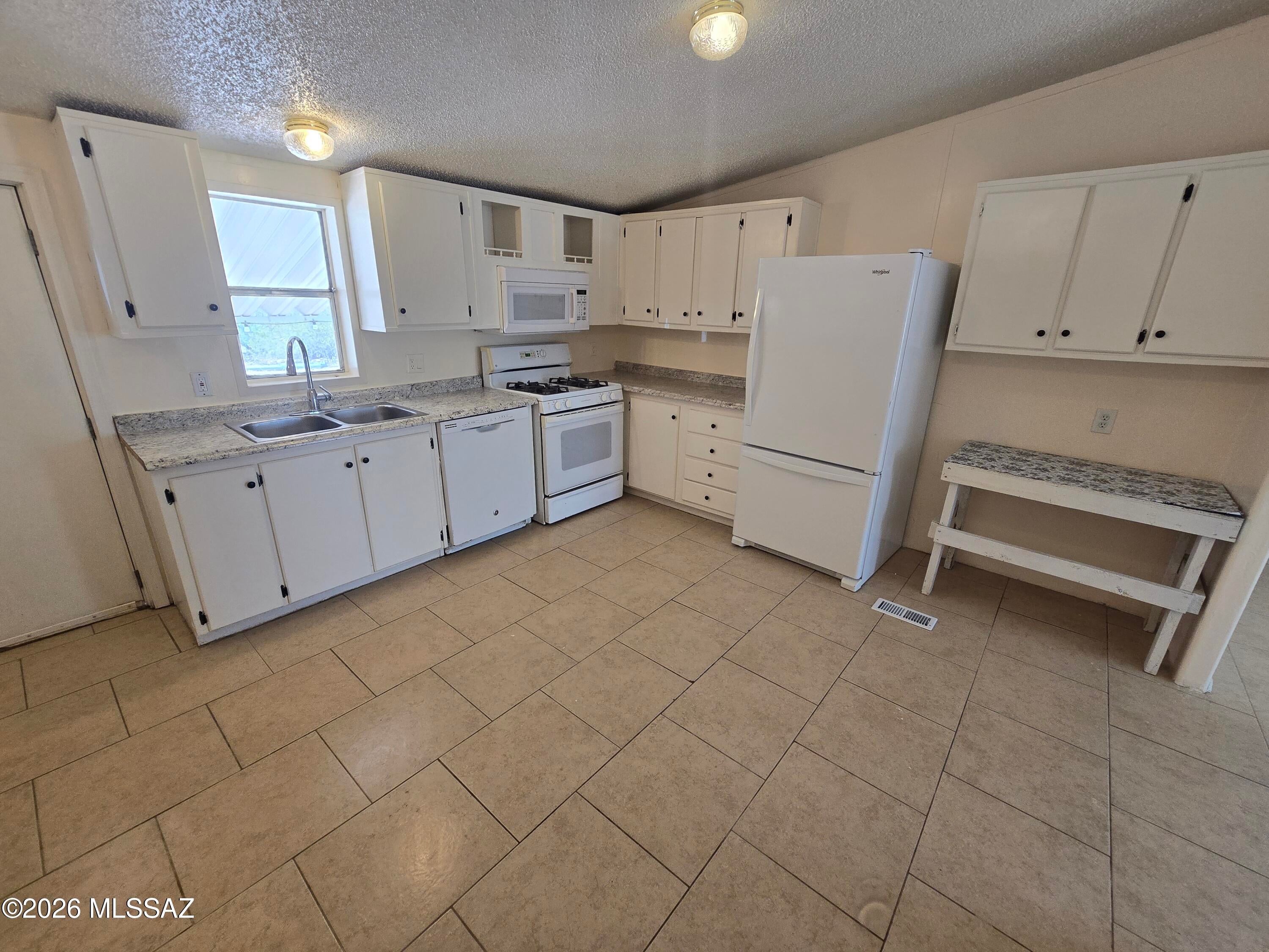 Unsubdivided - Residential Lease
