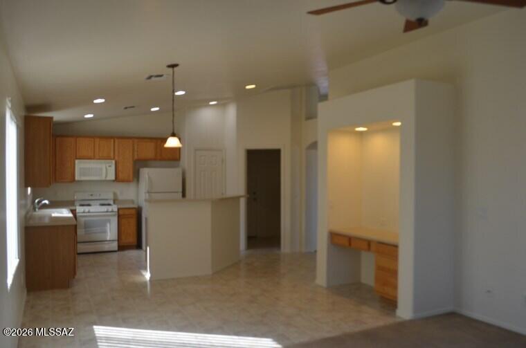 Rancho Del Lago (101-206) - Residential