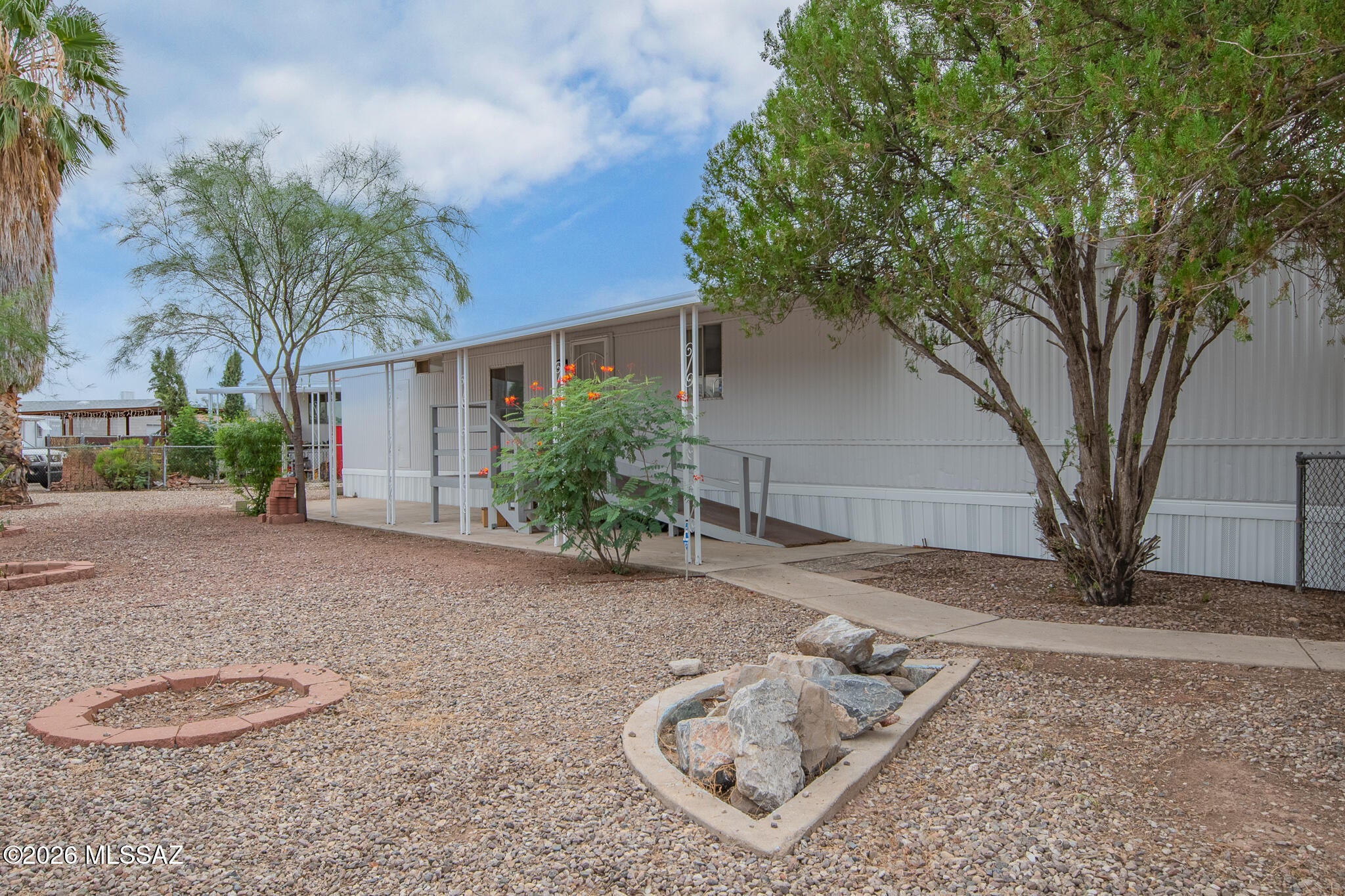 Cholla Manor (1-86) - Residential