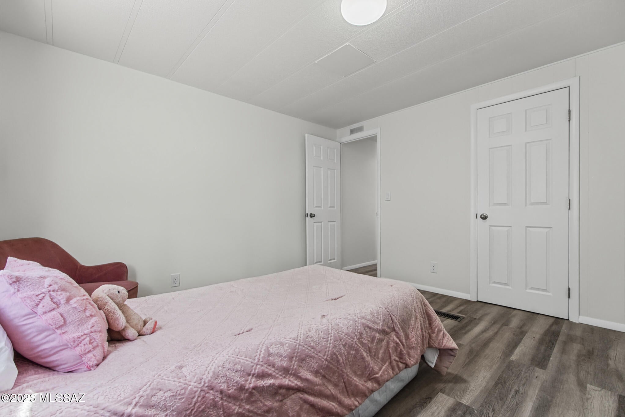 Cholla Manor (1-86) - Residential